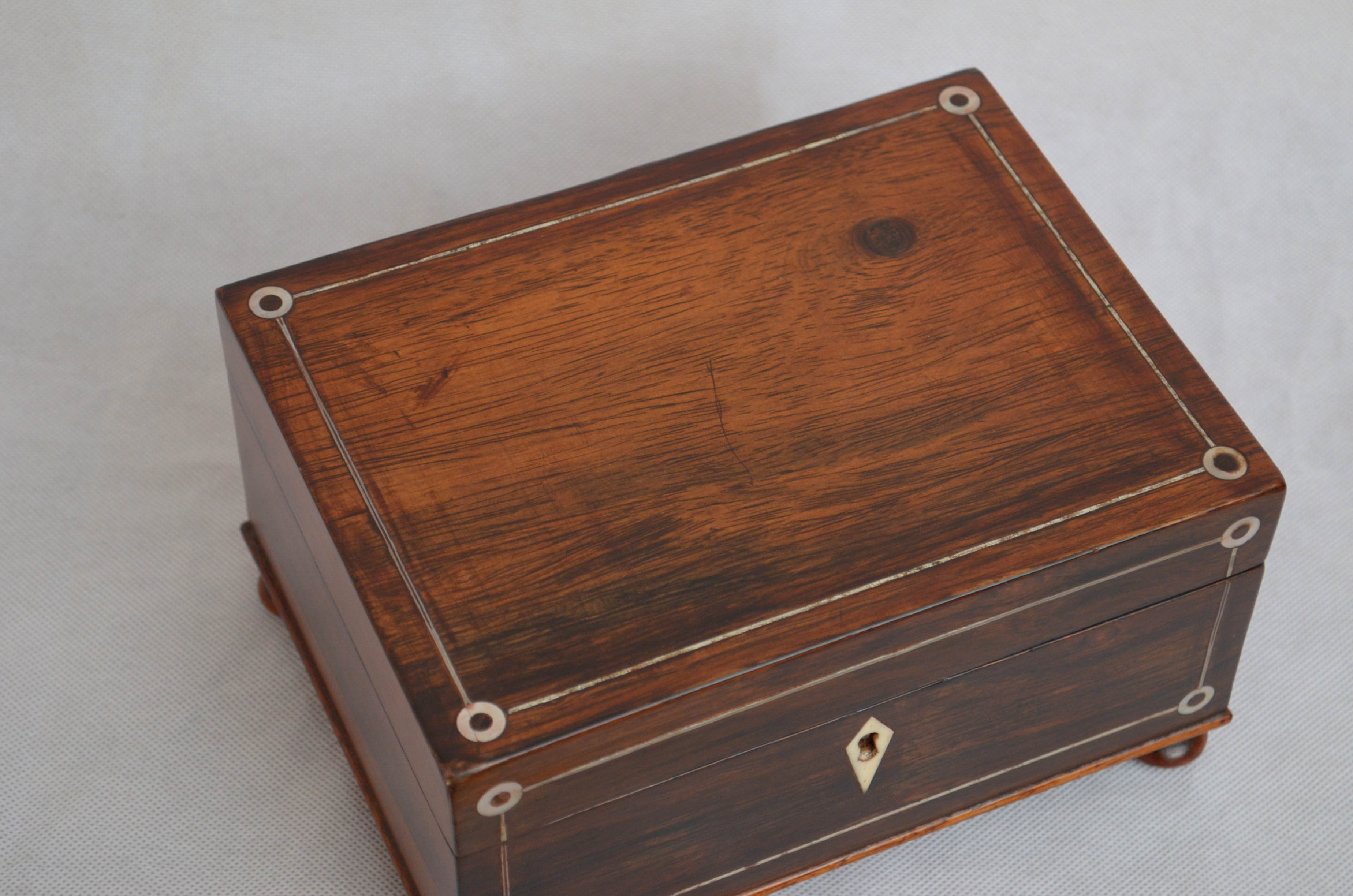 Victorian rosewood jewellery box with tray