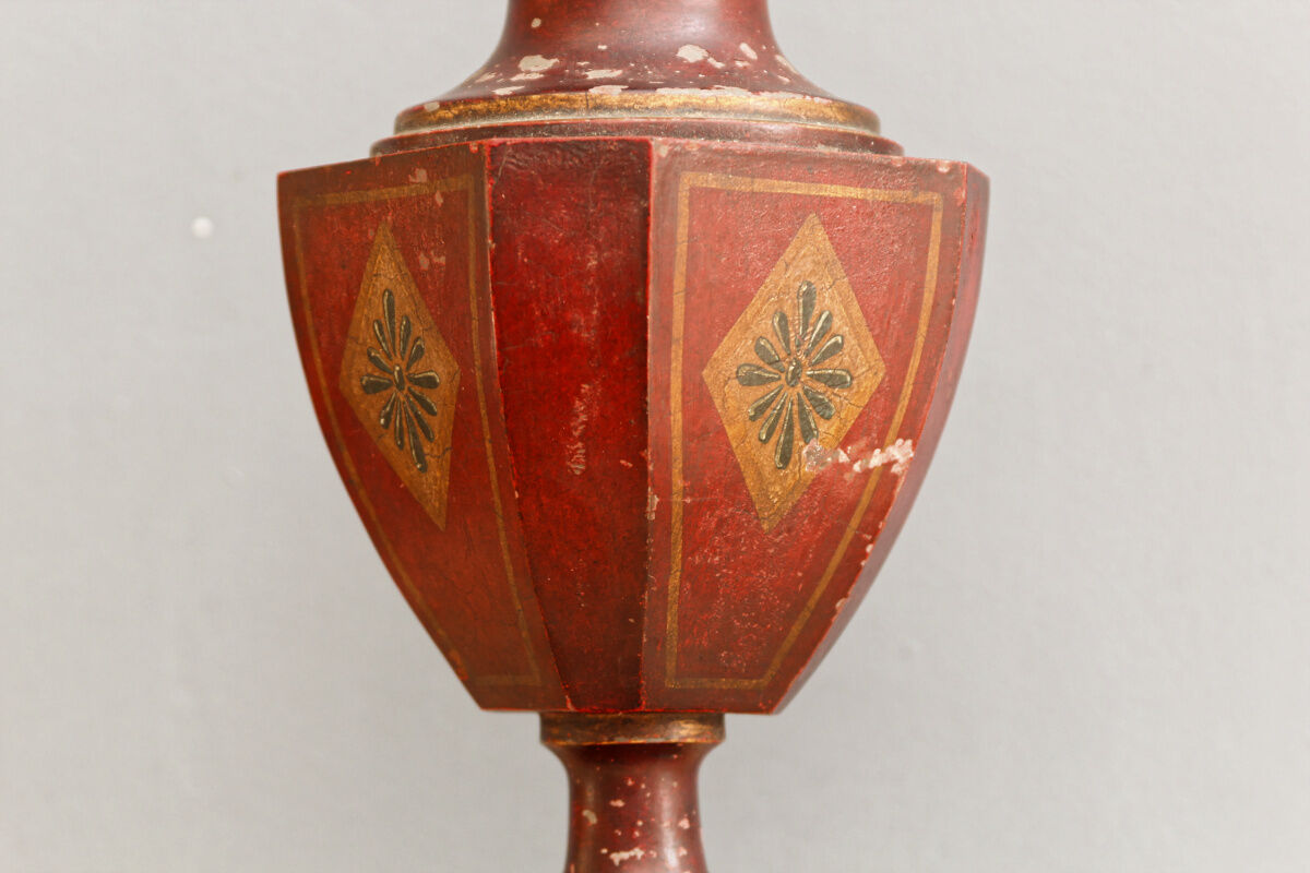 Pied de lampe en tôle peinte