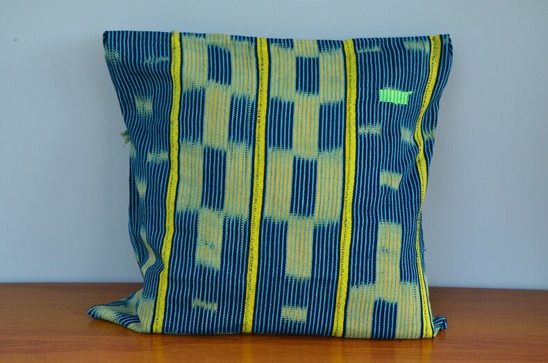 Housse de coussin en tissu baoulé jaune