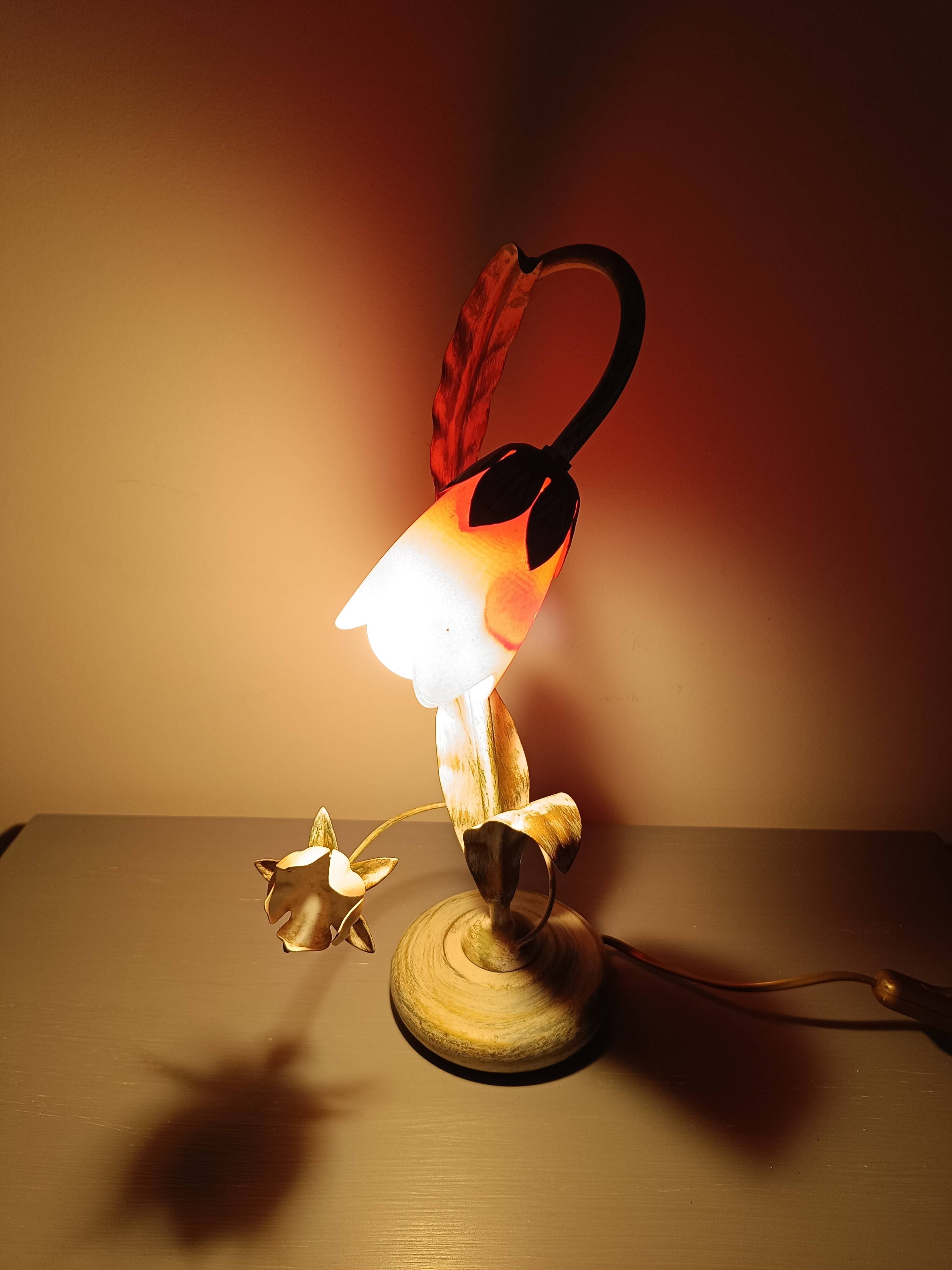 Lampe à poser tulipe fabriquée en Italie