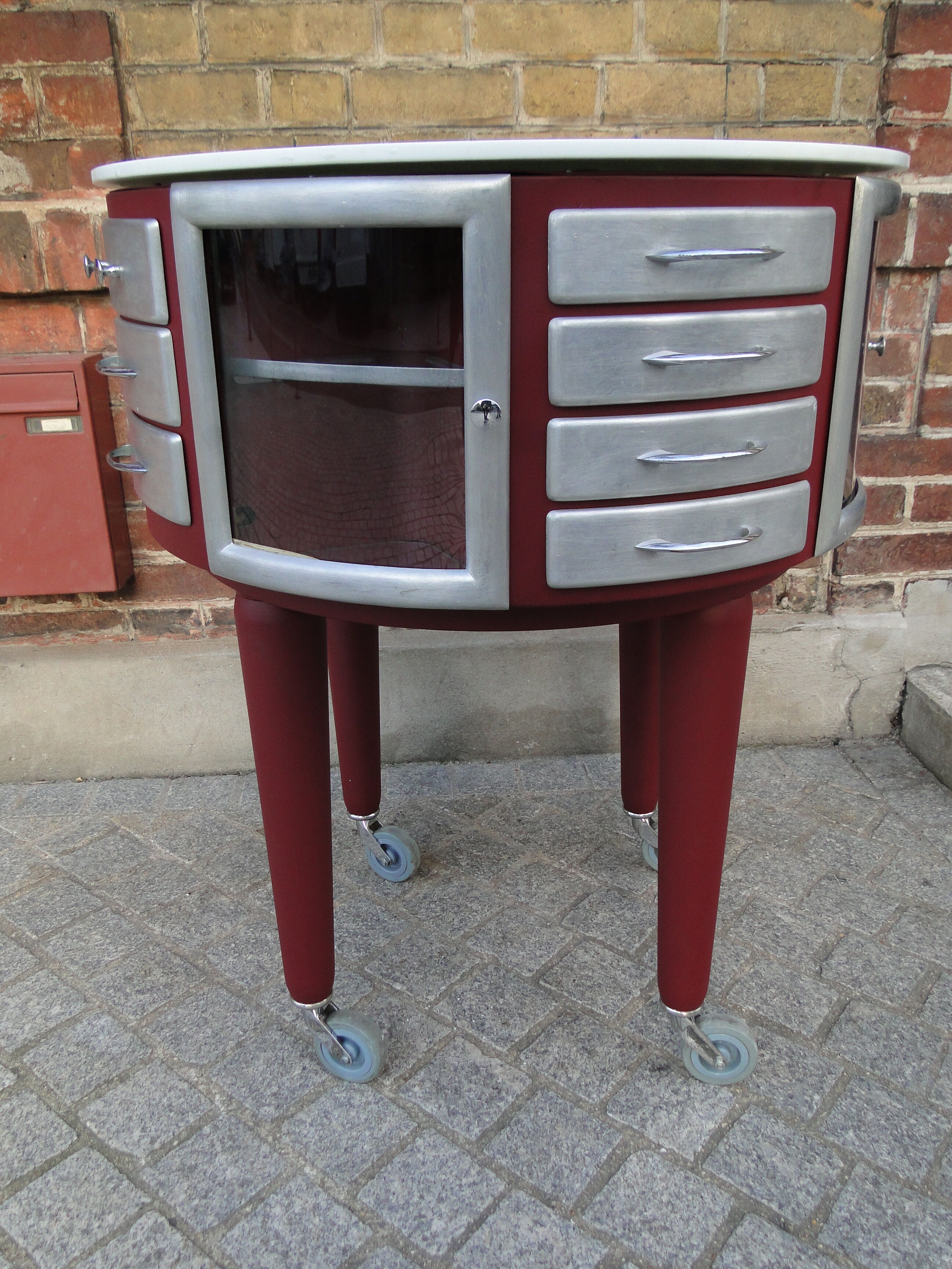 Dentist's furniture, girator