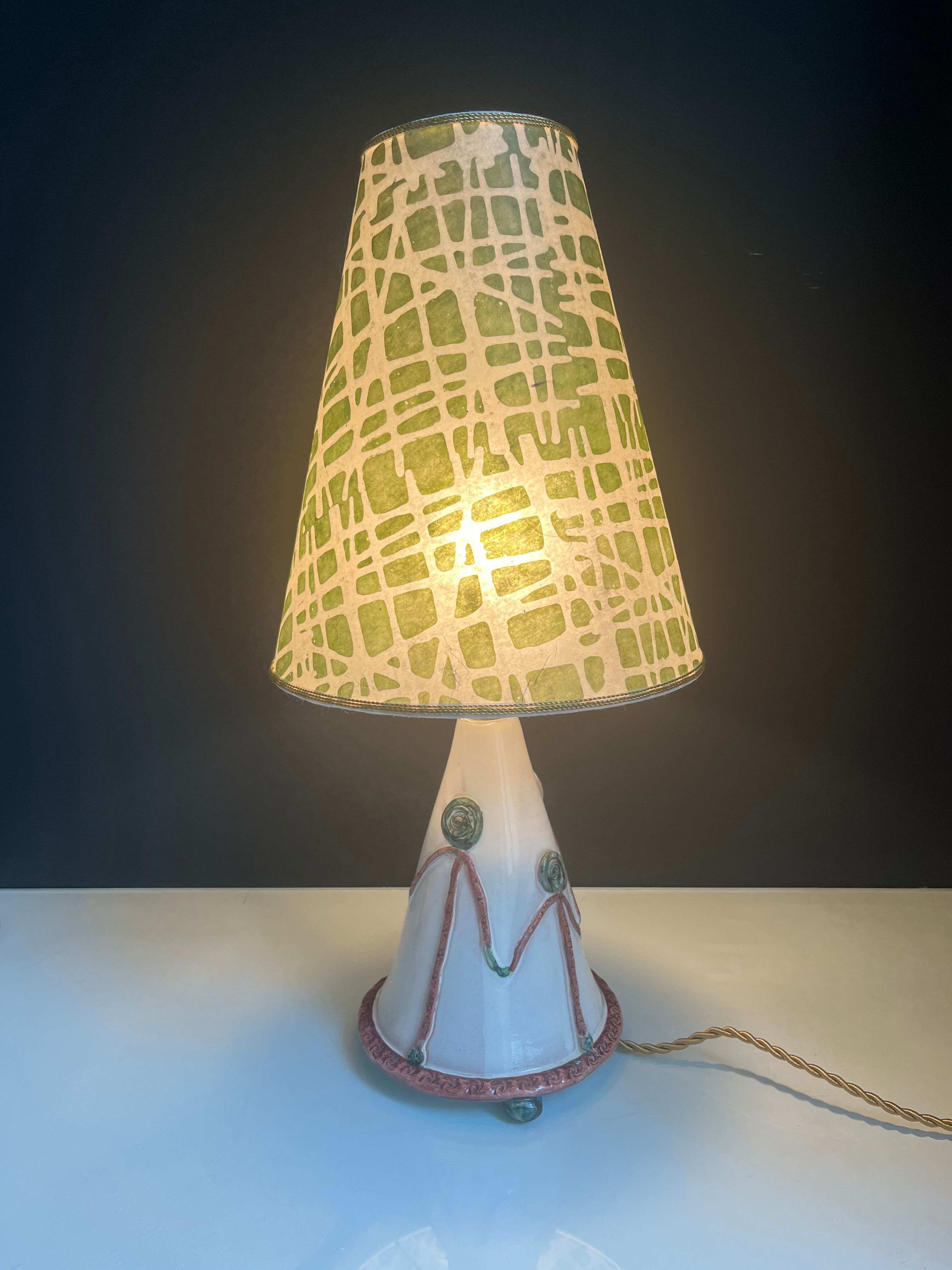 Table lamp