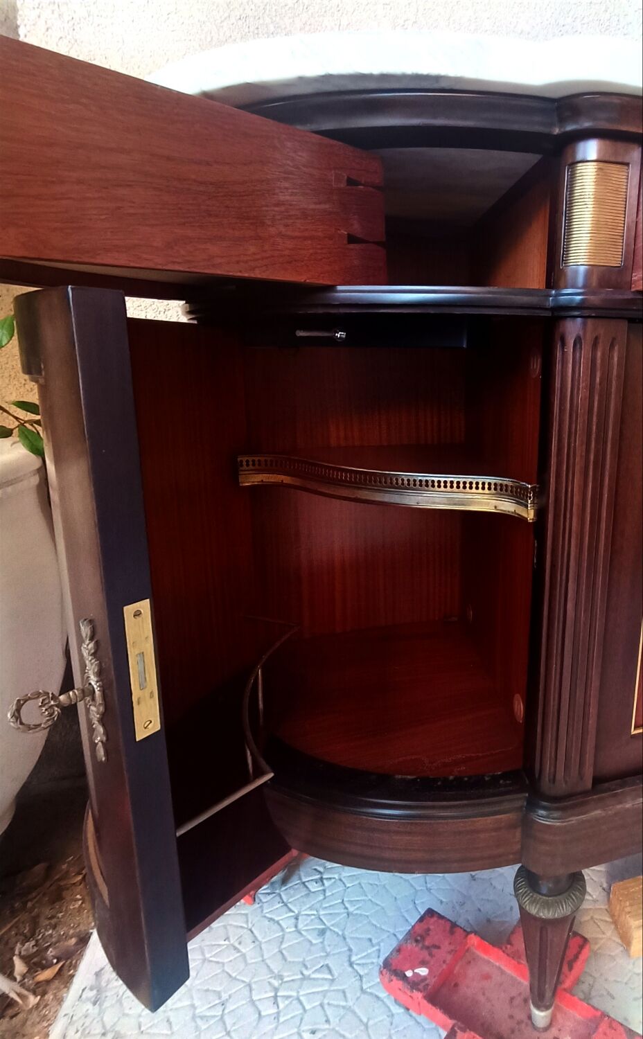 Buffet bar in solid walnut and marble