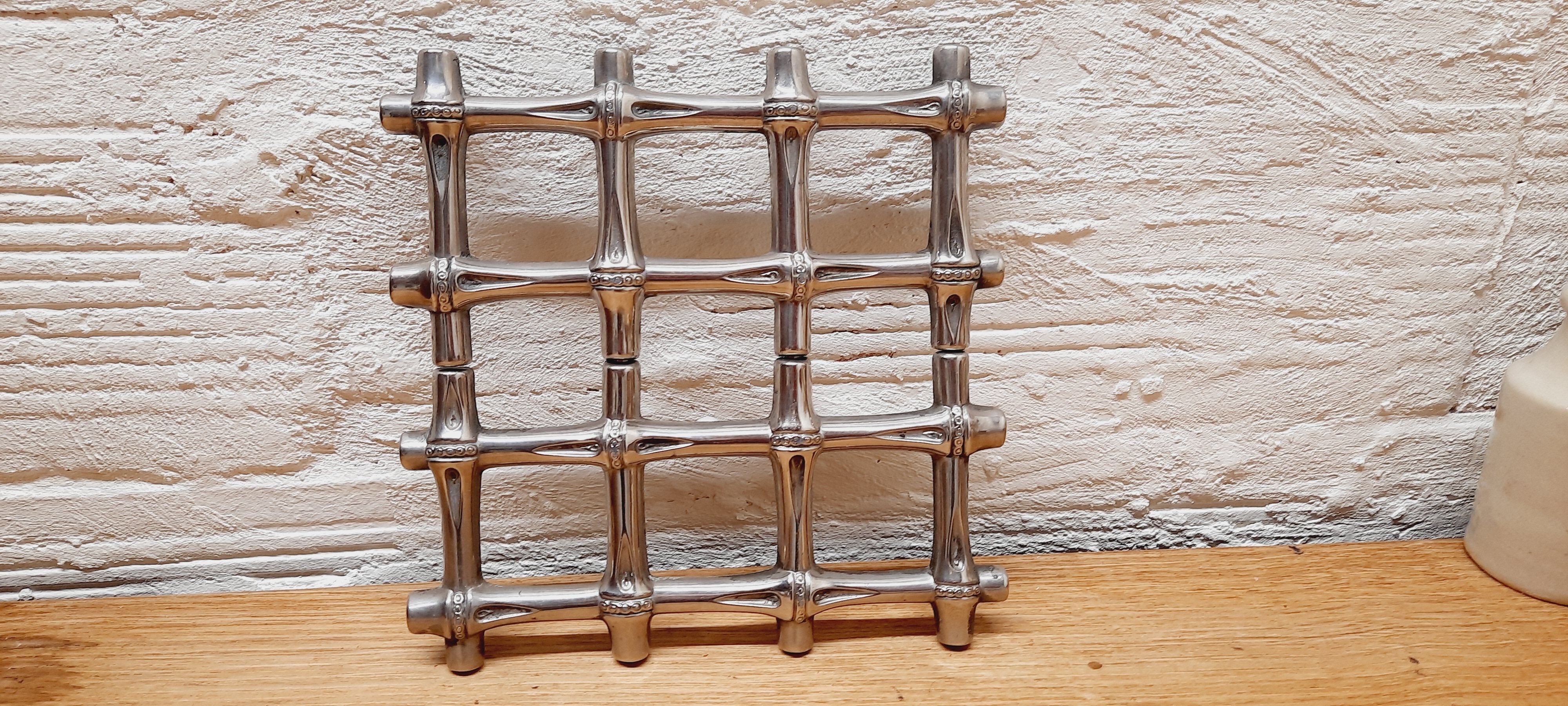 Bamboo silver metal trivety