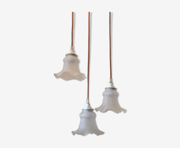 Lustre vintage 3 pendants avec abat-jours tulipe en verre et cordon rose