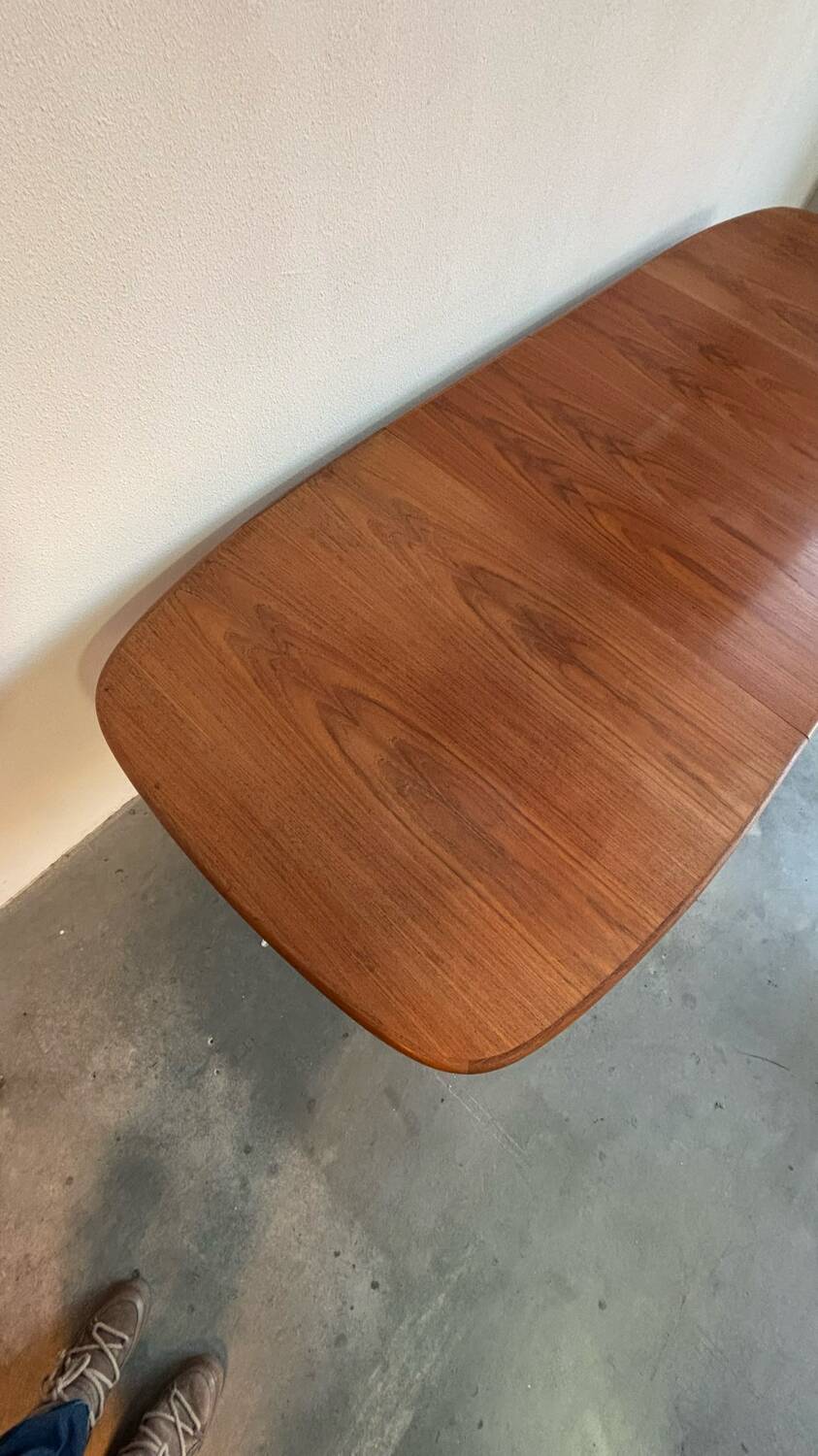 Vintage Skovby extendable oval table teak