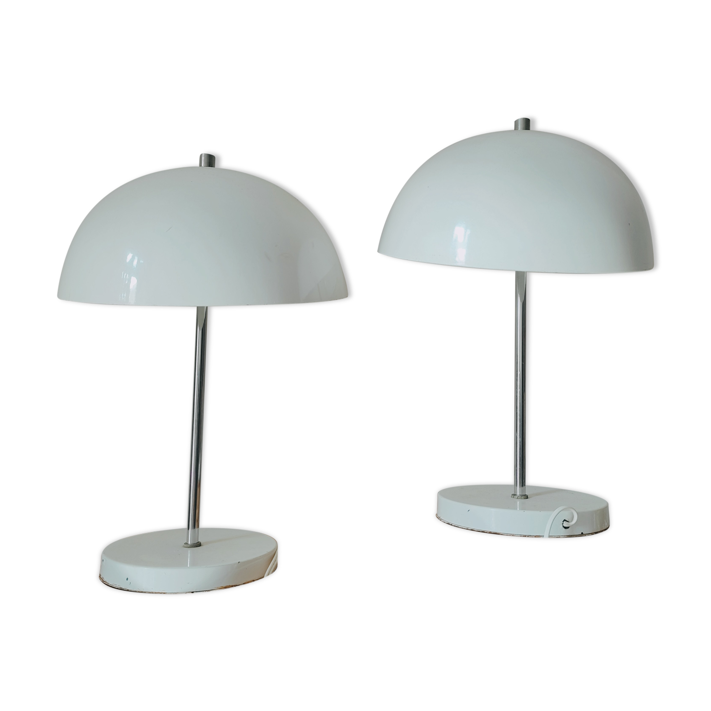 Duo of mushroom lamps with inclined lampshade