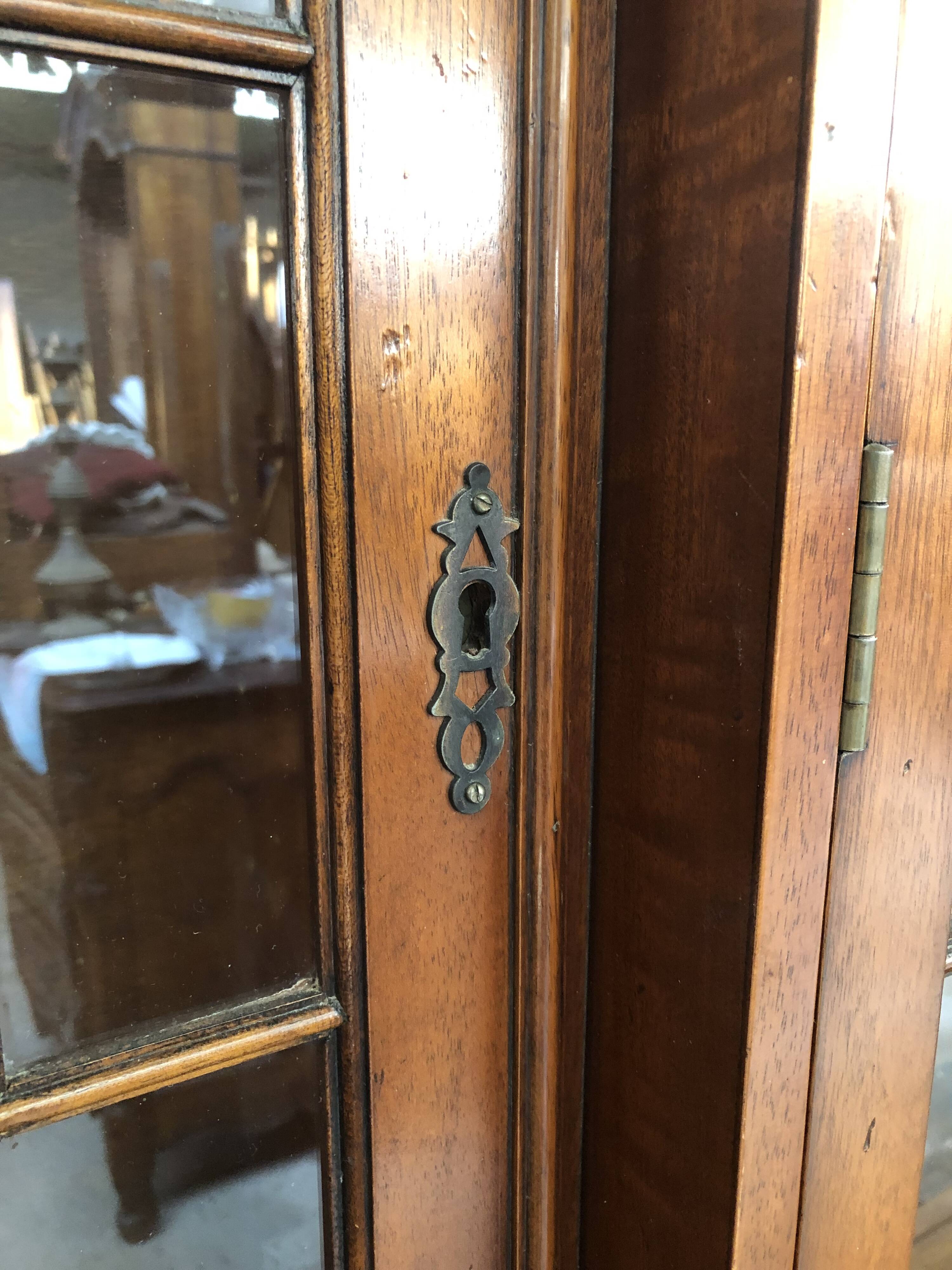 Bibliothèque anglaise en acajou début XXème