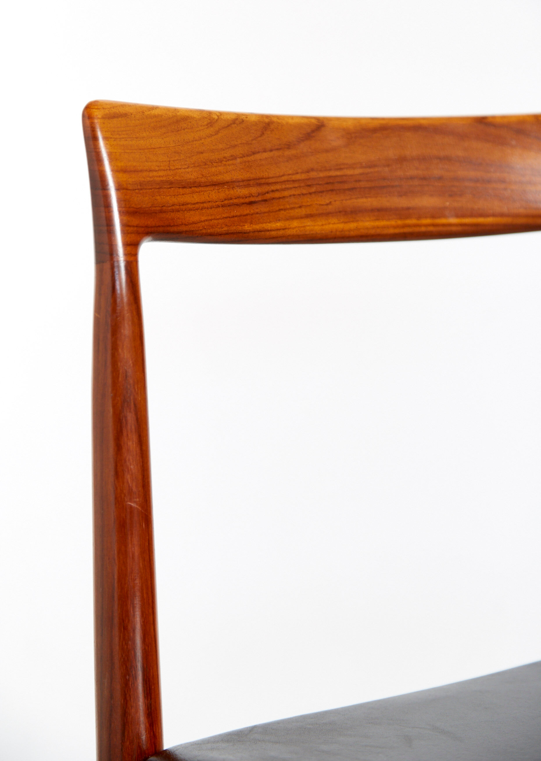 Chaises à manger du milieu du siècle de Bke