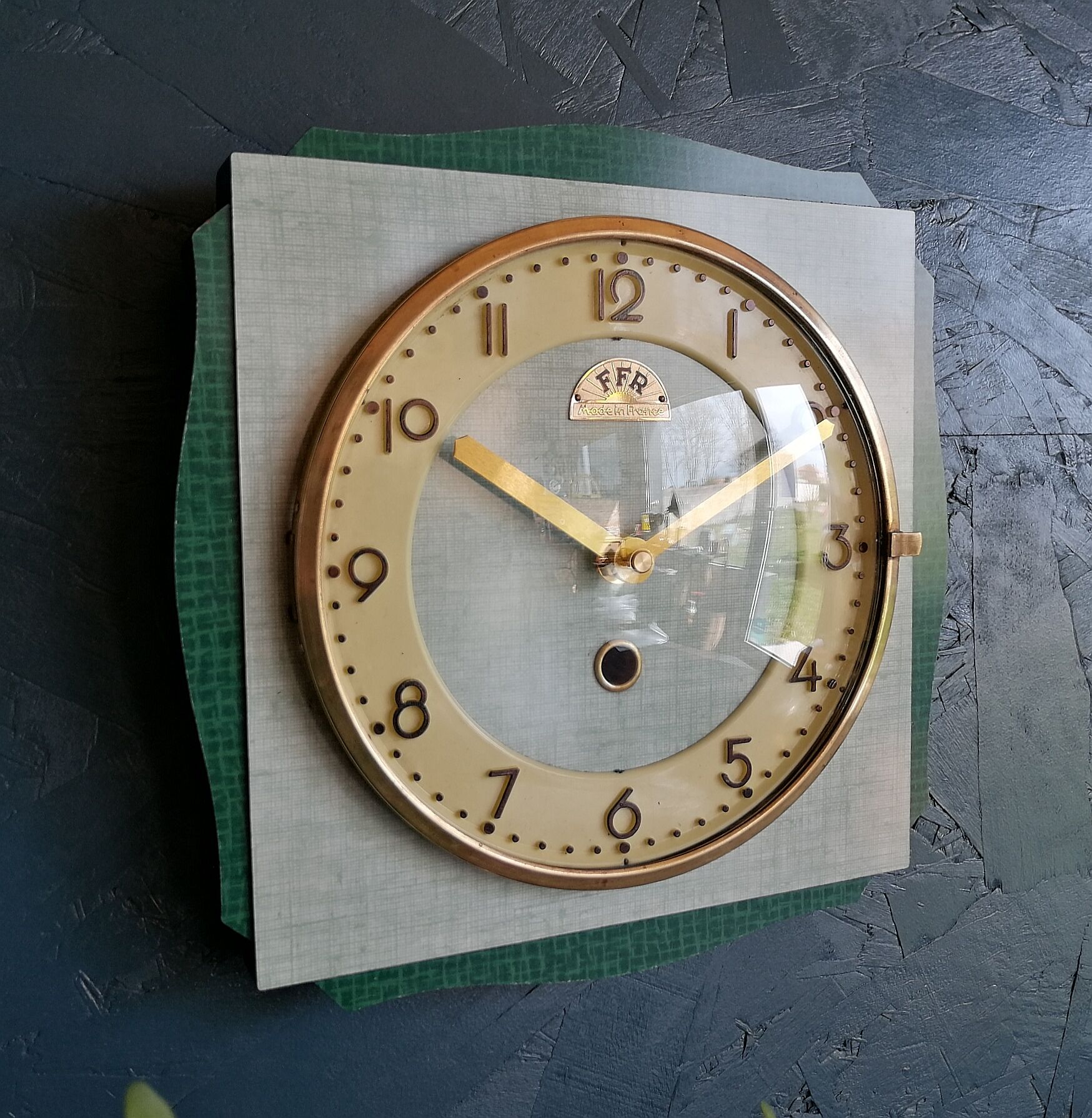 Clock formica vintage silent wall square "FFR golden green"