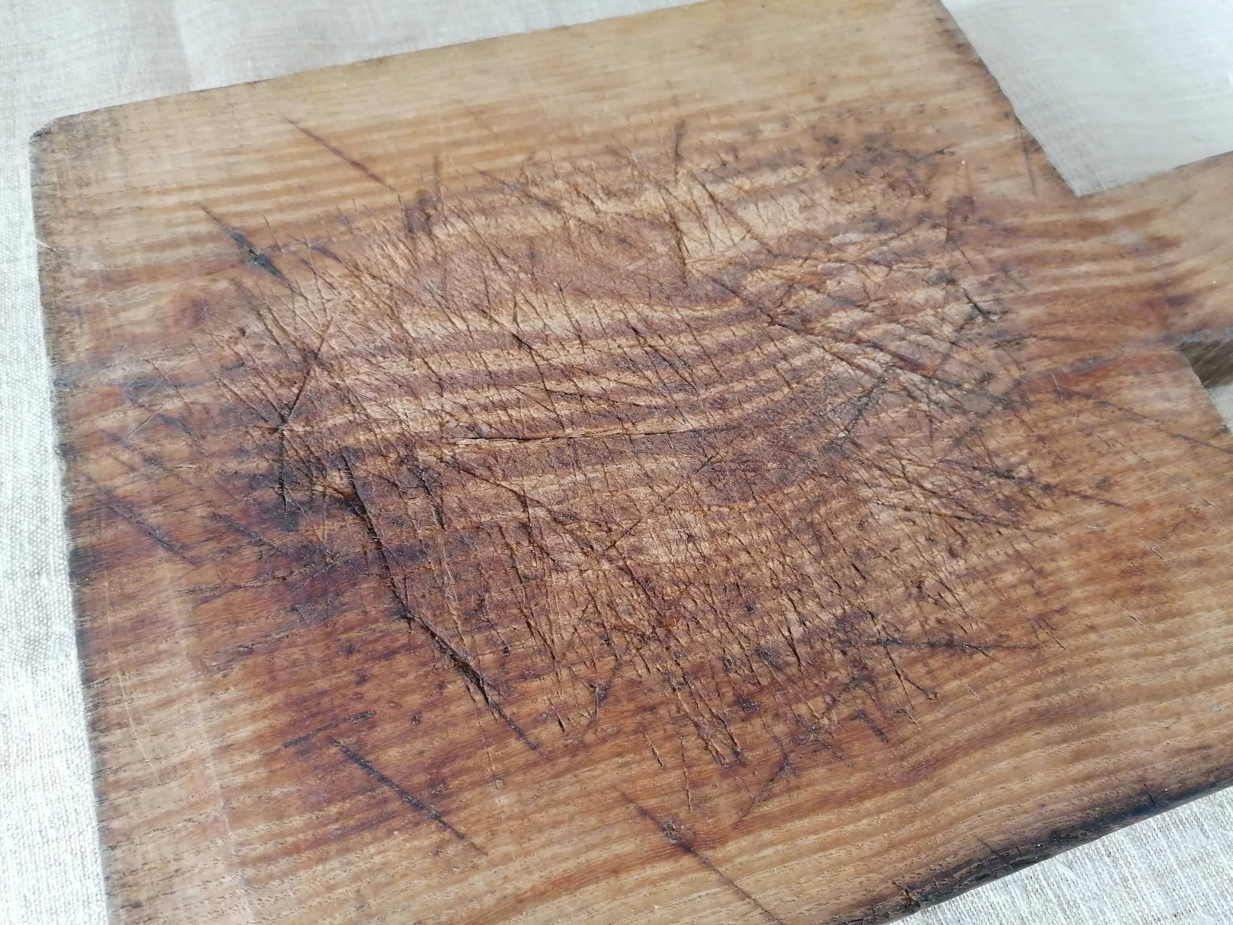 Wooden cutting board