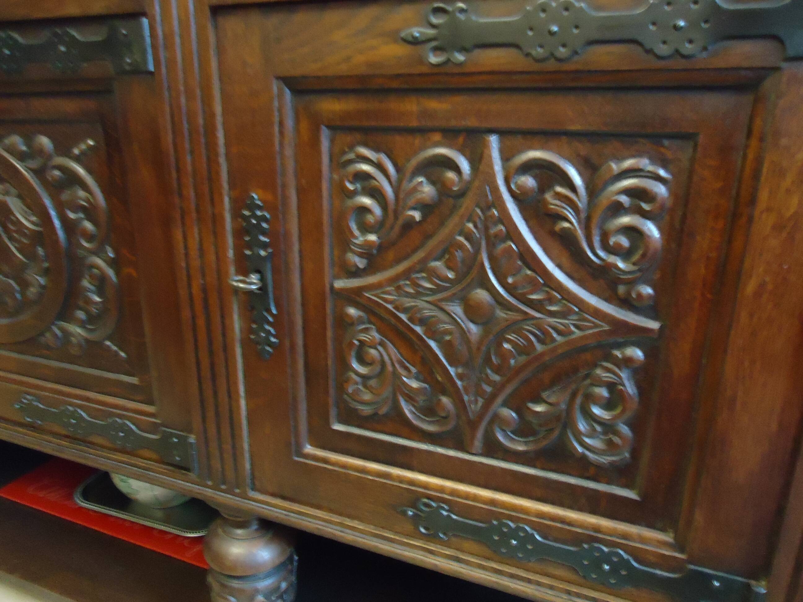 Sideboard with 3 doors / 3 drawers