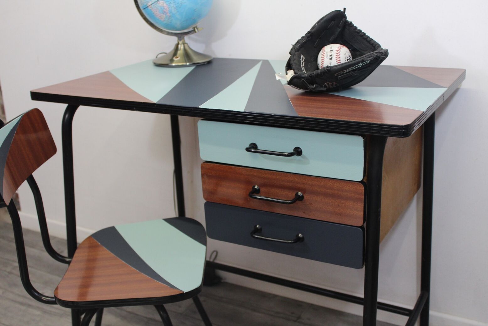 Child's desk and his chair in formica graphic patterns and his chair