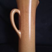 Carafe à eau Art Déco en céramique, signée