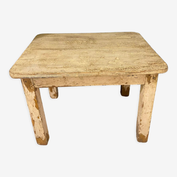 Cream lacquered wooden stool