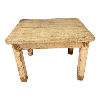 Cream lacquered wooden stool