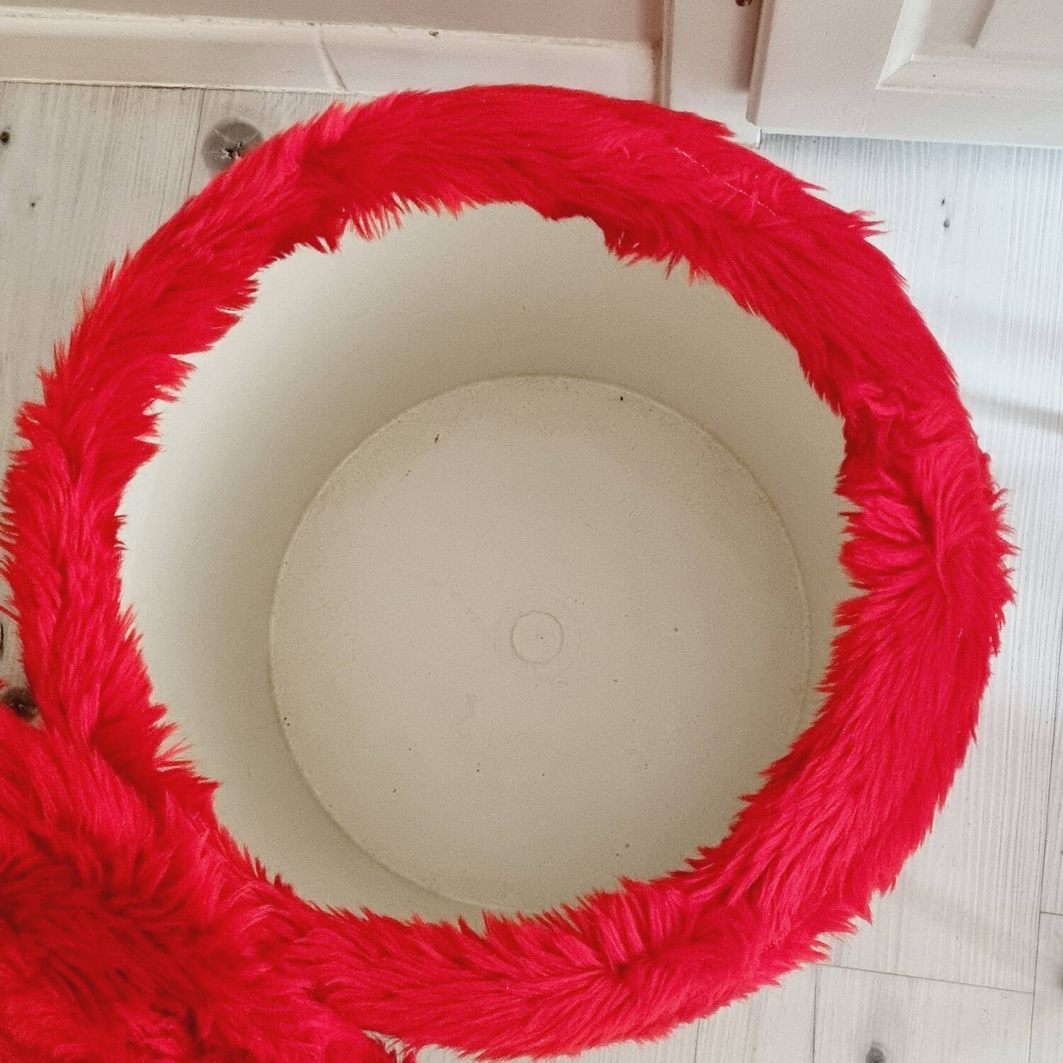 Pelfran France red pouf