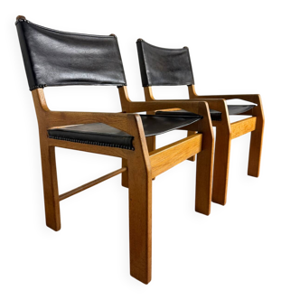 Pair of oak and leather chairs – Guillerme & Chambron for Your Home