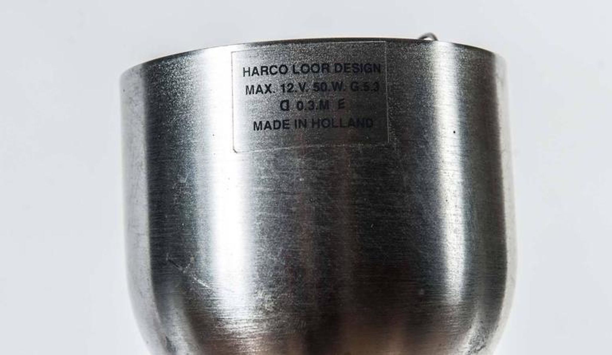 Suspension acier inoxydable par Harco Loor