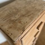 Vintage 5-drawer chest of drawers in waxed solid pine.