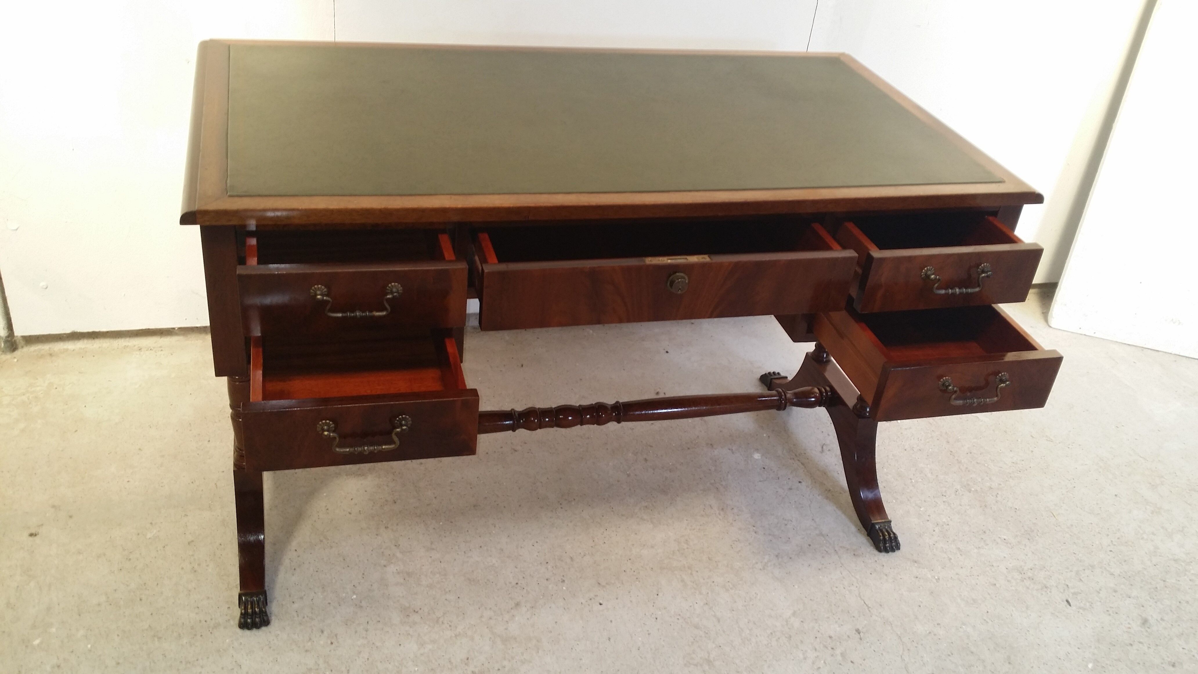 Bureau cuir anglais acajou