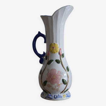 Vase à fleurs en relief en porcelaine