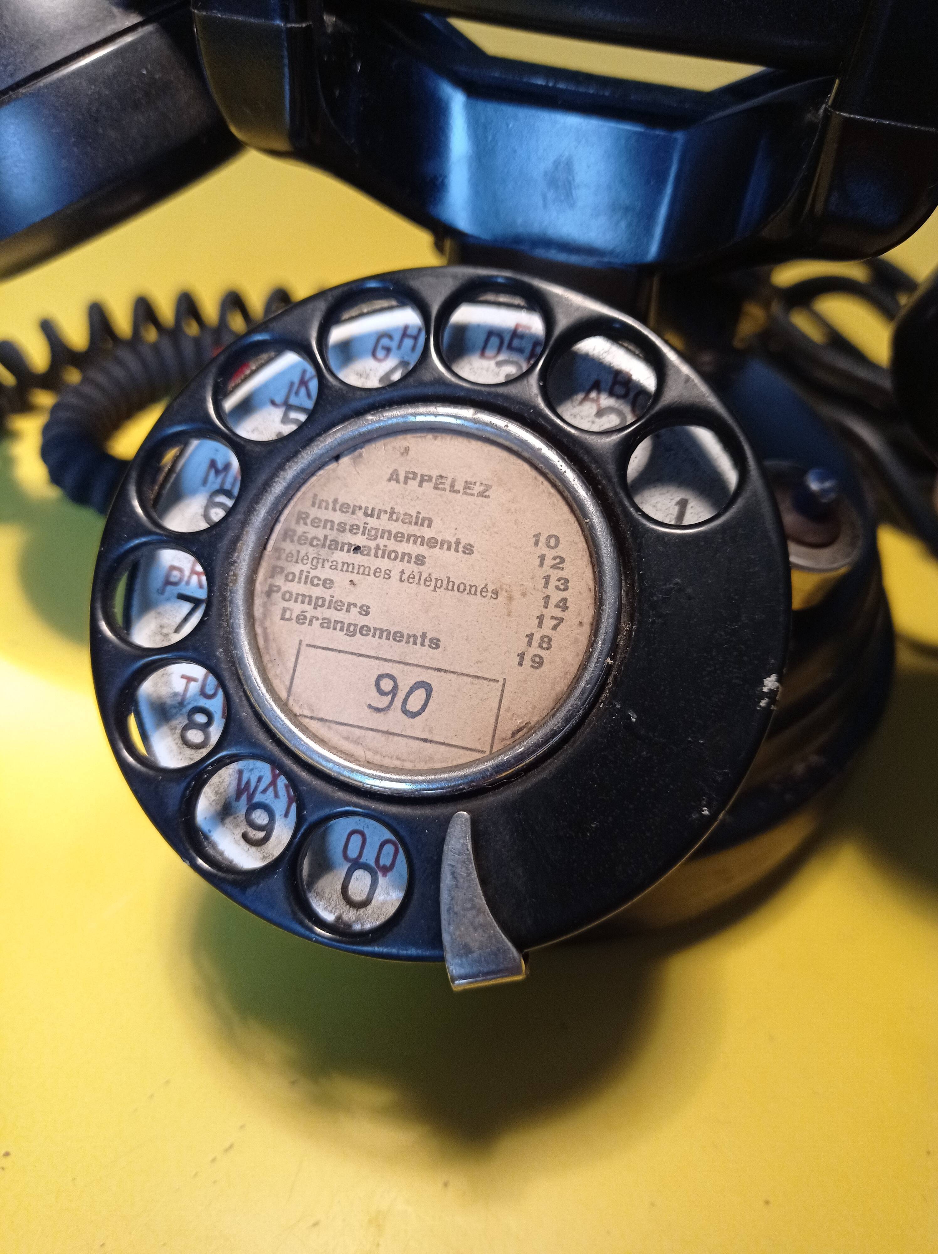 Téléphone bakélite années 40