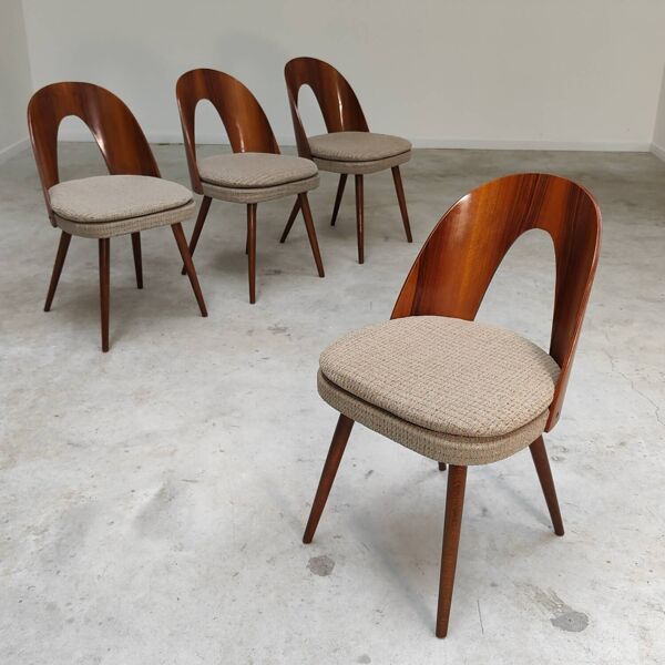 Lot de 4 chaises par Antonin Suman pour Tatra Nabytok 1960