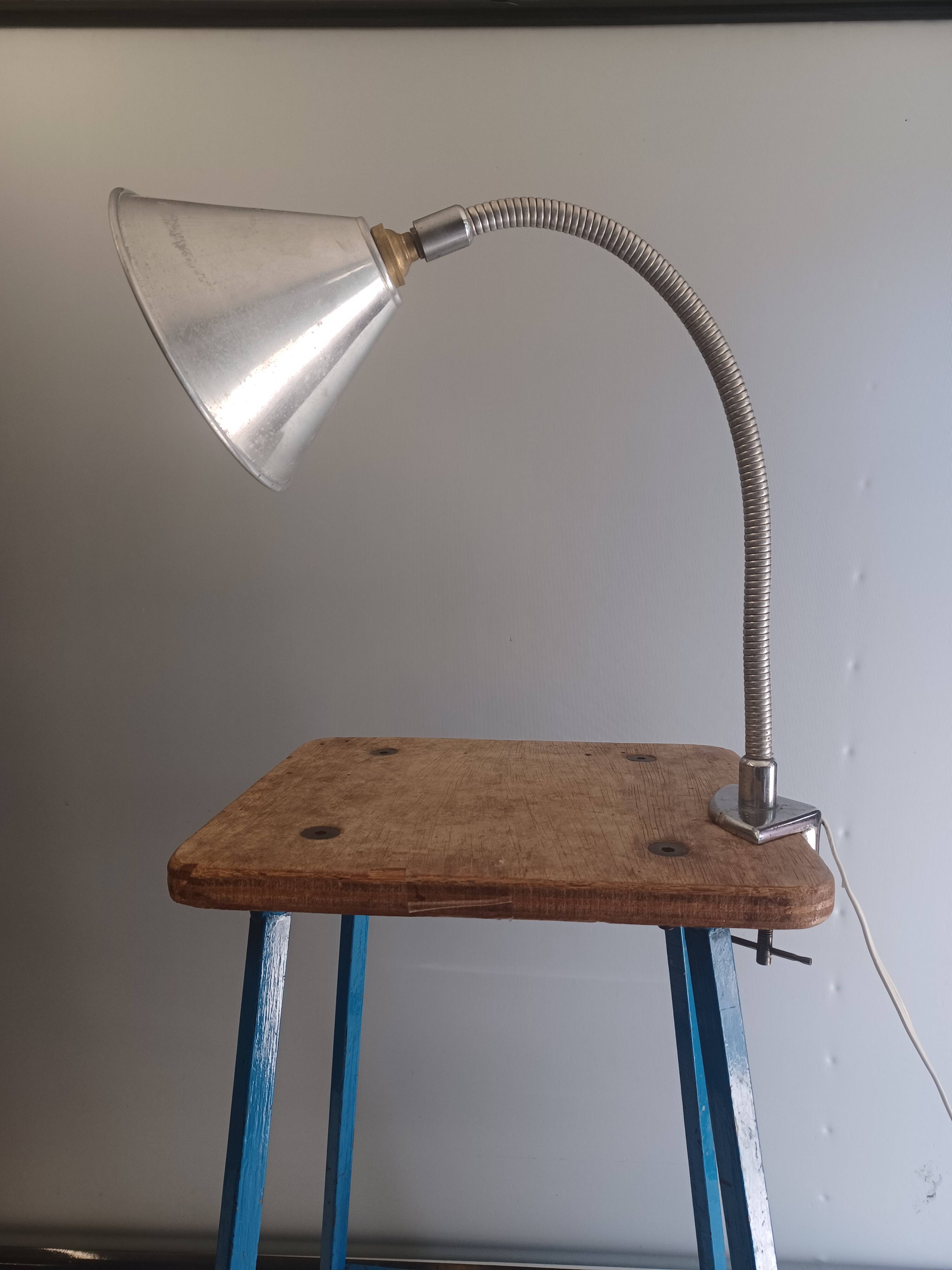 Industrial/workshop lamp - Adjustable on a flexible arm - 1950