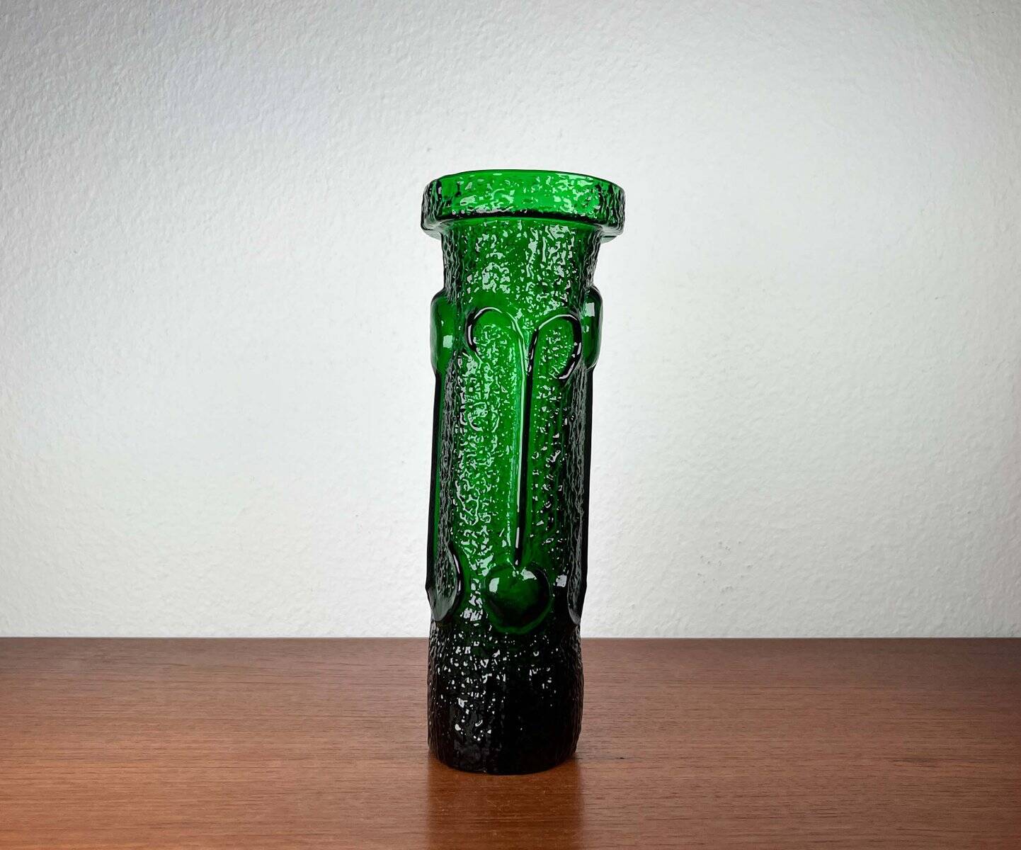 Mid-century modern green Italian glass vase by Wayne Husted for Stelvia, 1970s.