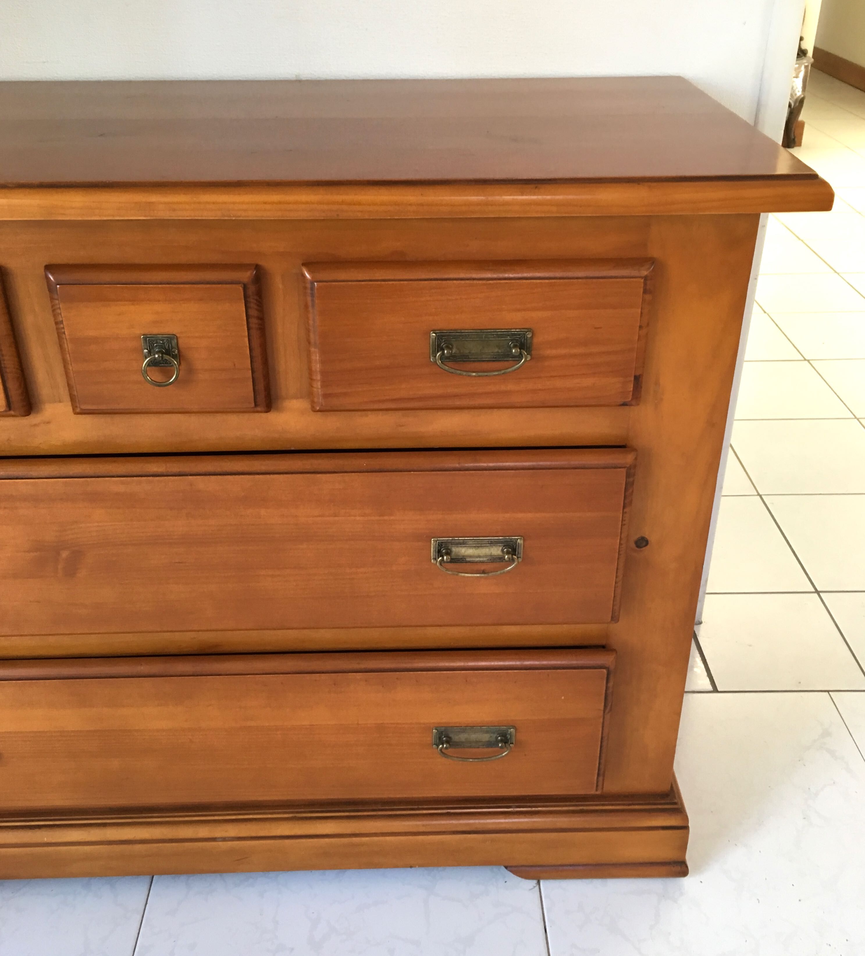 Cherry chest of drawers 5 drawers