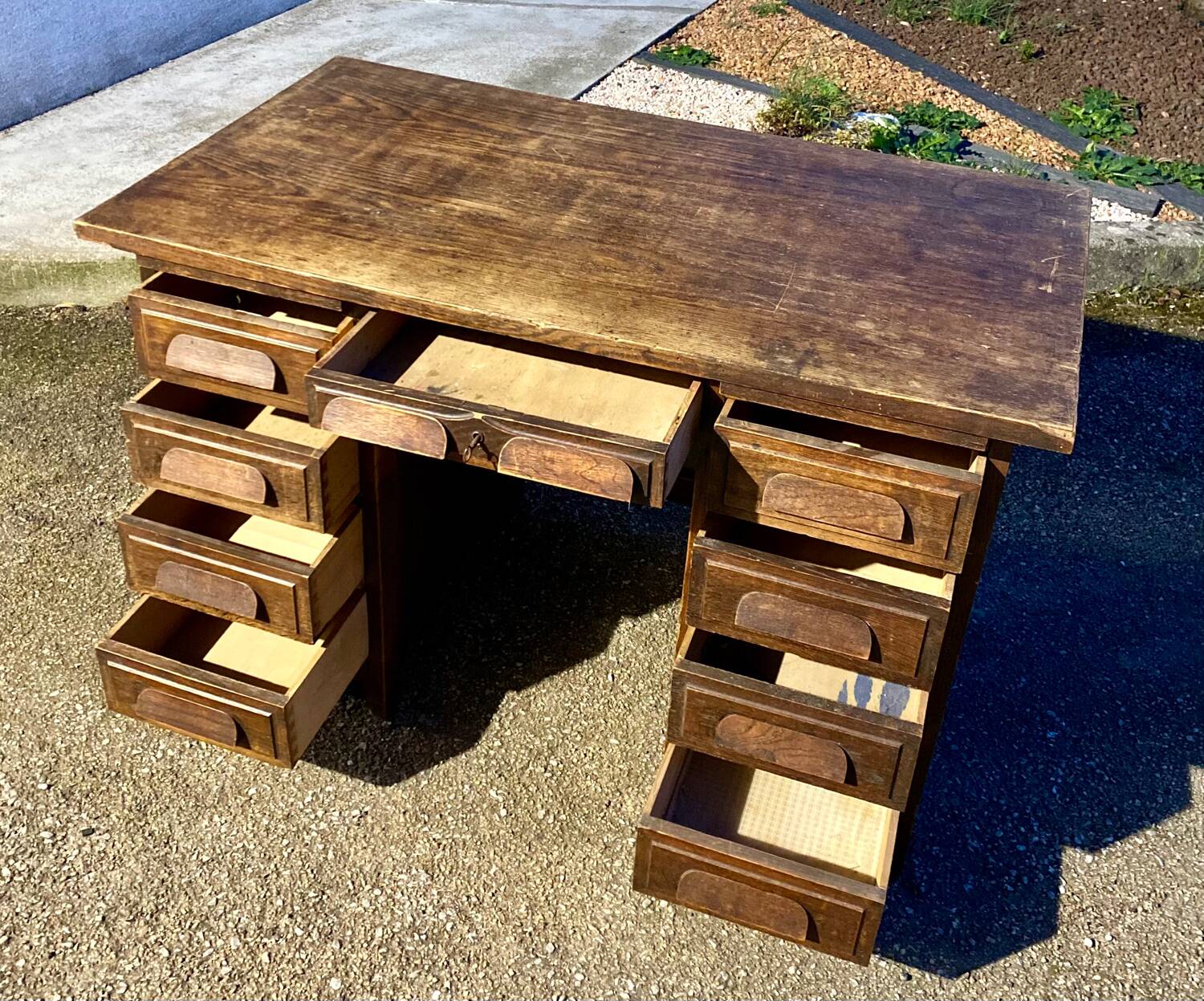 Antique American-style vintage desk with pedestal