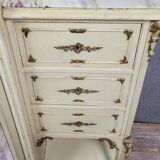 Armoire Vénitienne style Louis XV baroque estampillée en bois laqué et doré