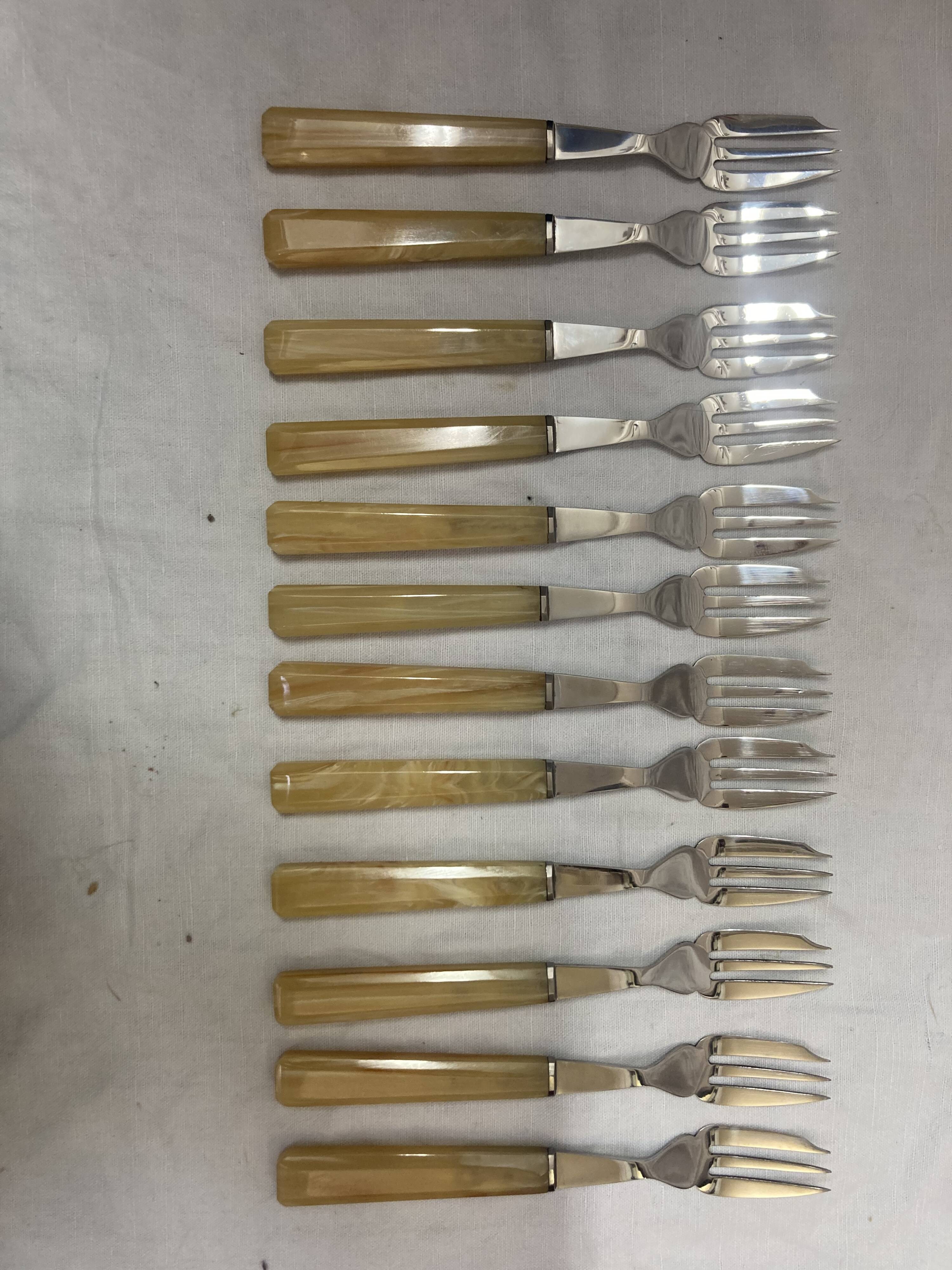 12 cake forks