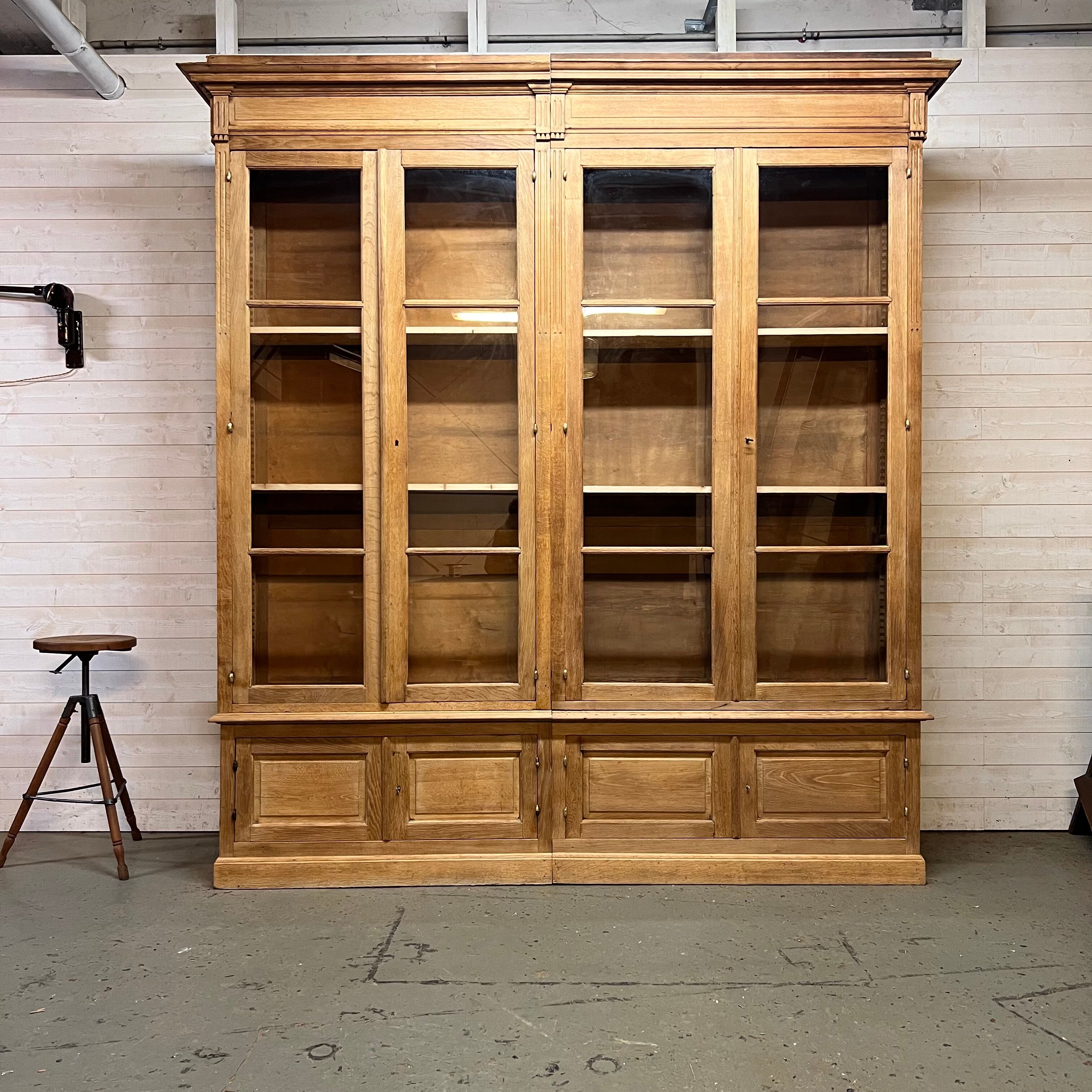 Showcase bookcase early XX th in solid oak