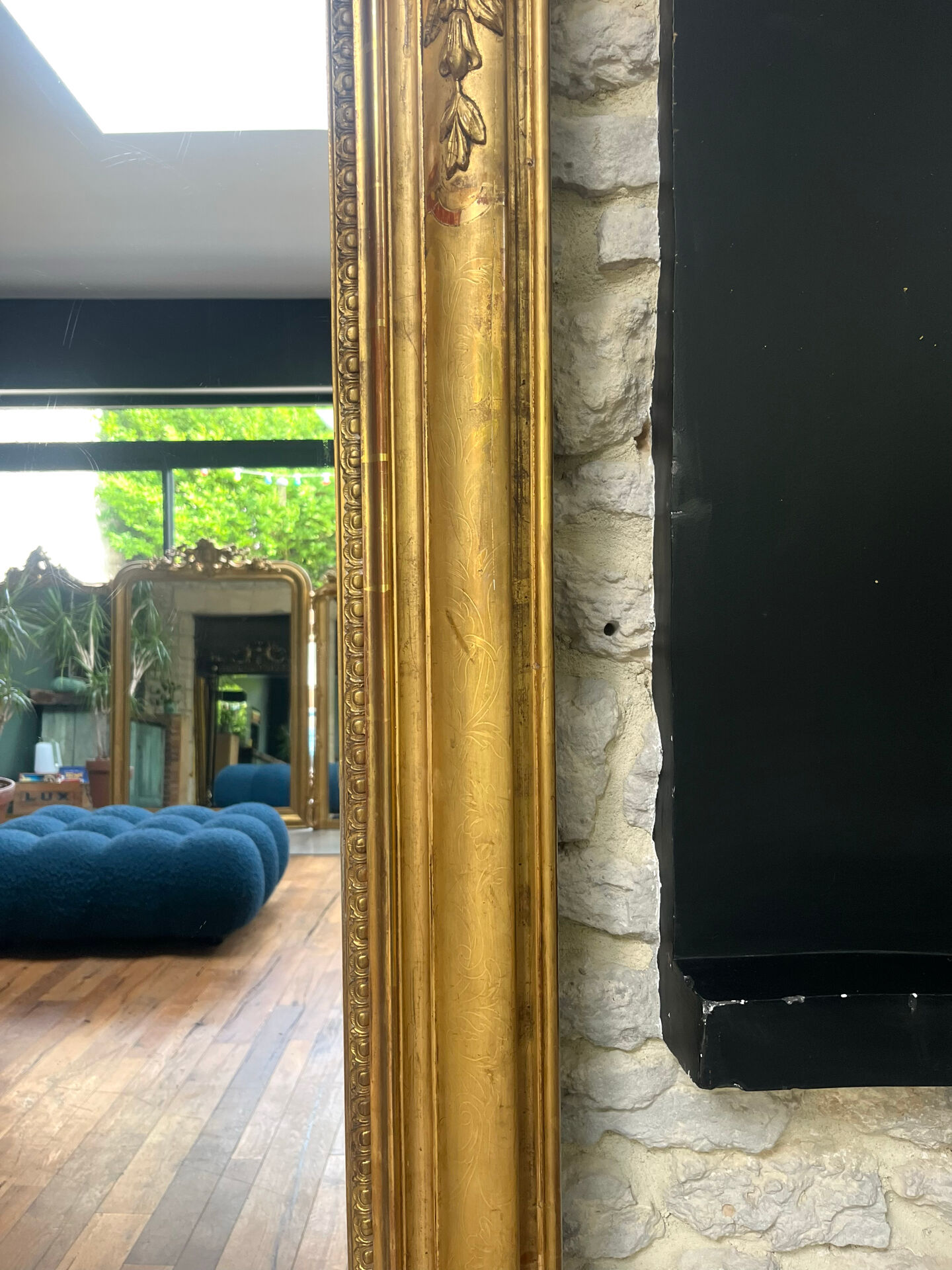 Fireplace mirror with pediment and pearl 178.5/151cm gold leaf, mercury