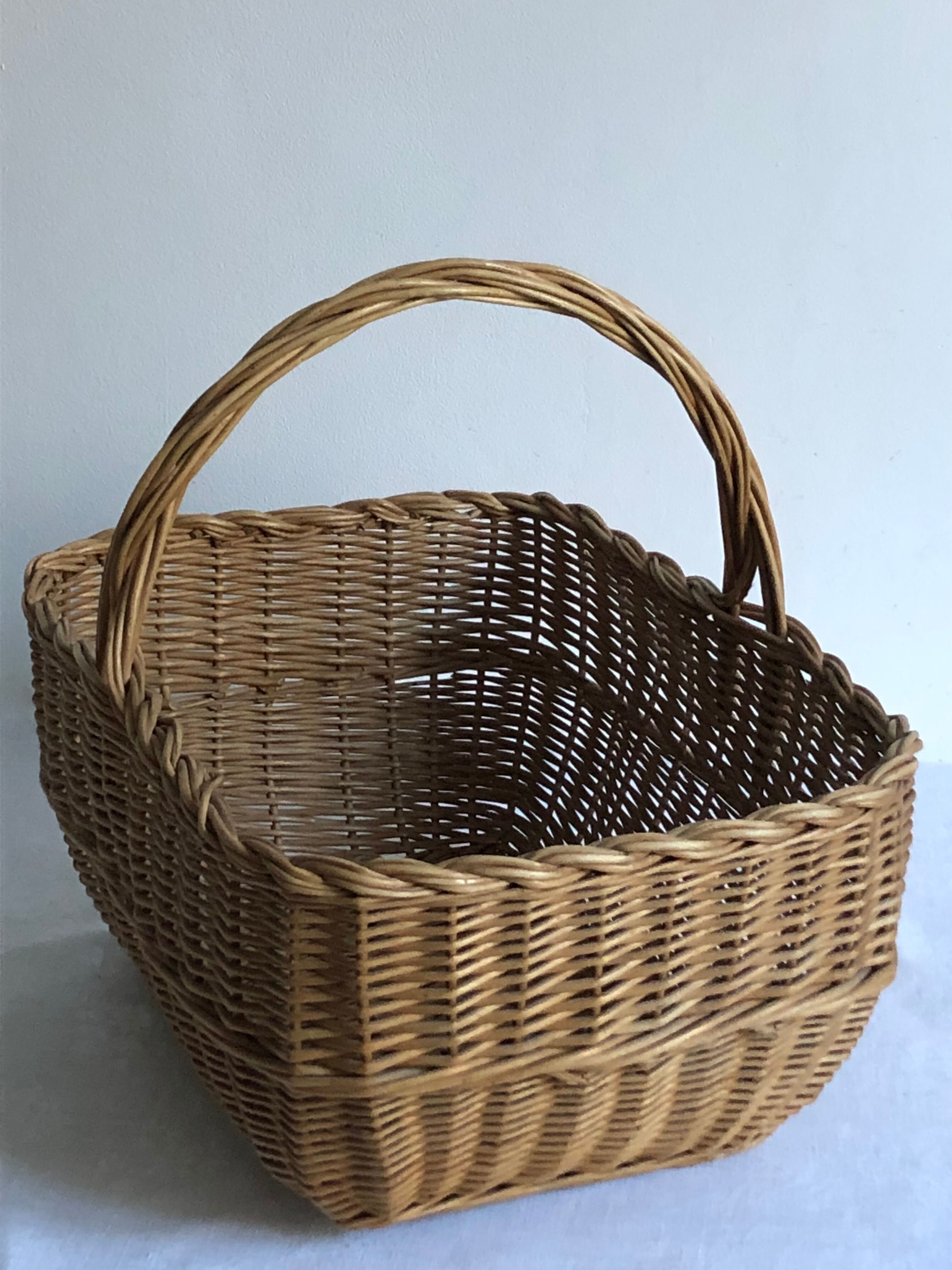 Woven wicker basket