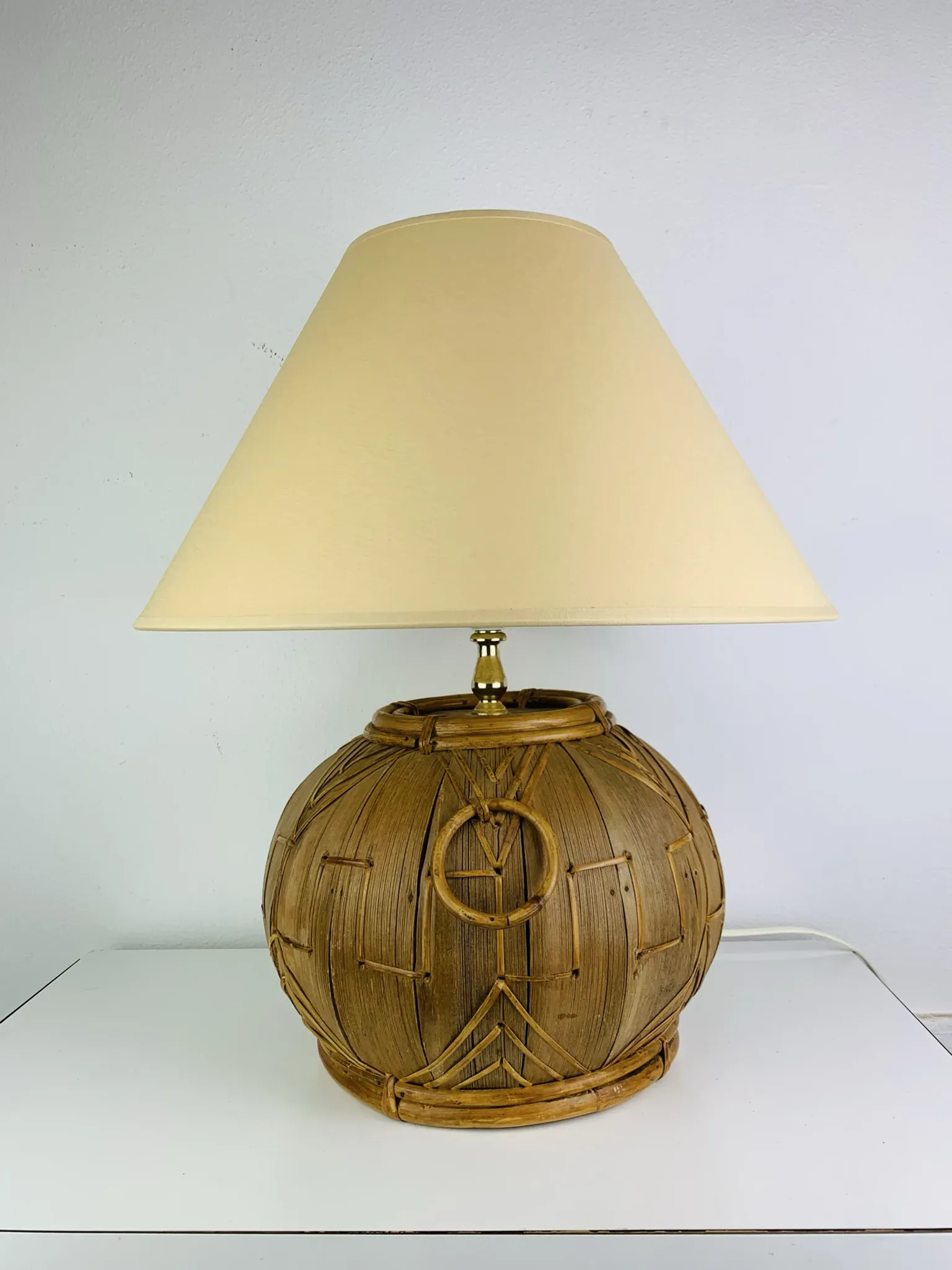 Lampe boule en osier des années 60, style Jungle Chic