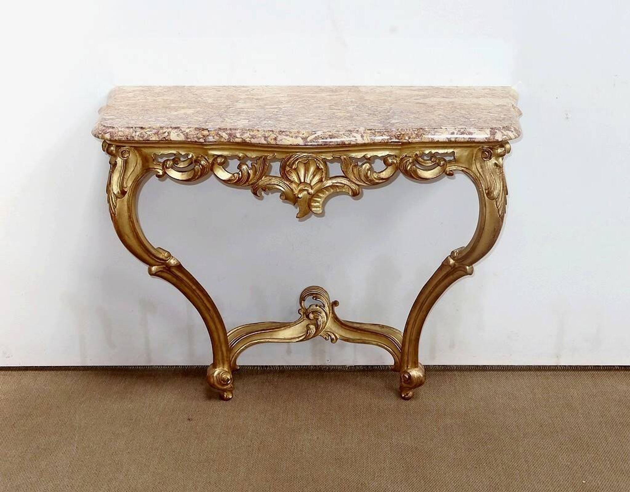 Console murale en bois doré style Louis XV, milieu XXème