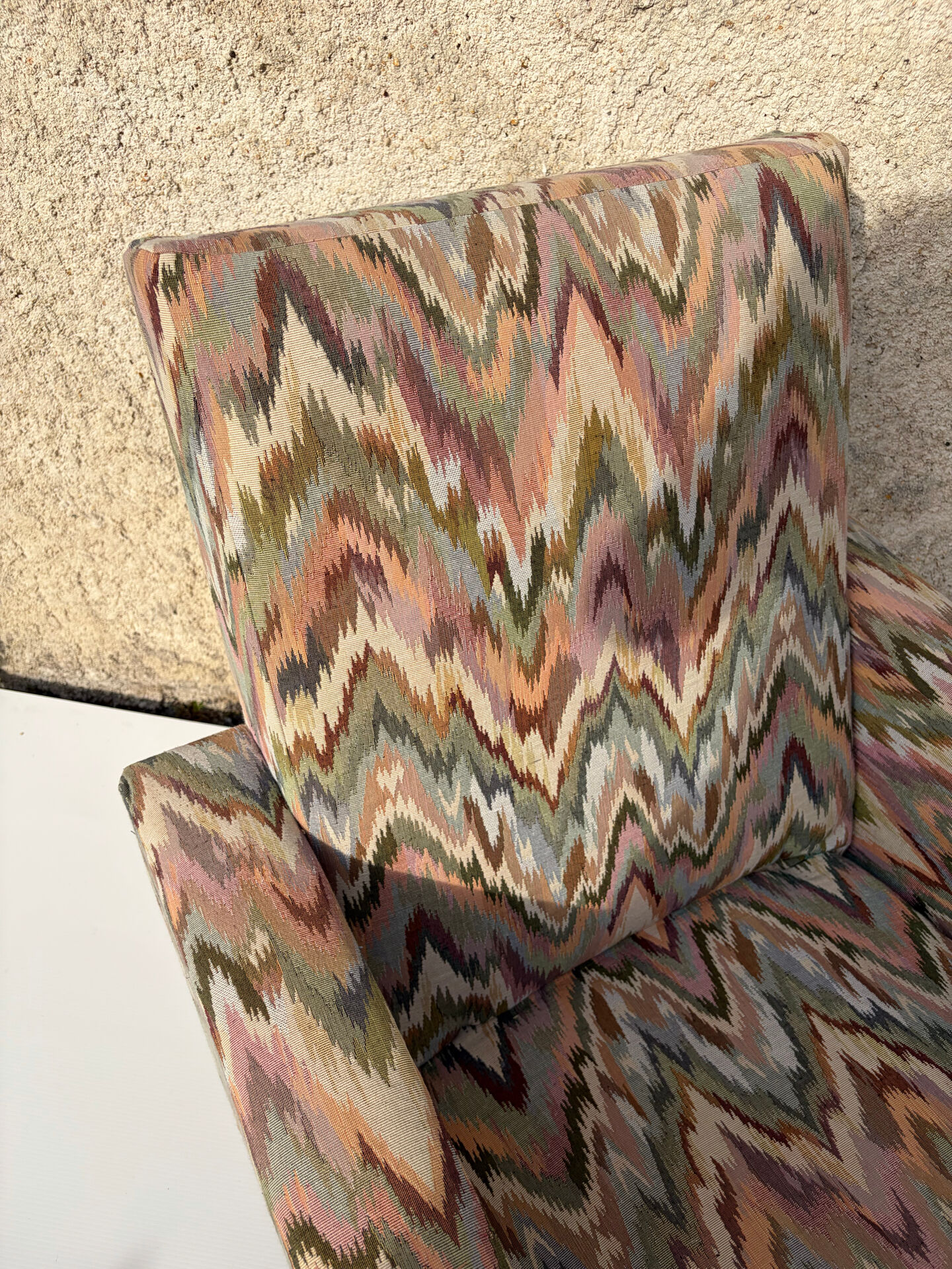 Vintage design armchair from the 60s DLG Guariche