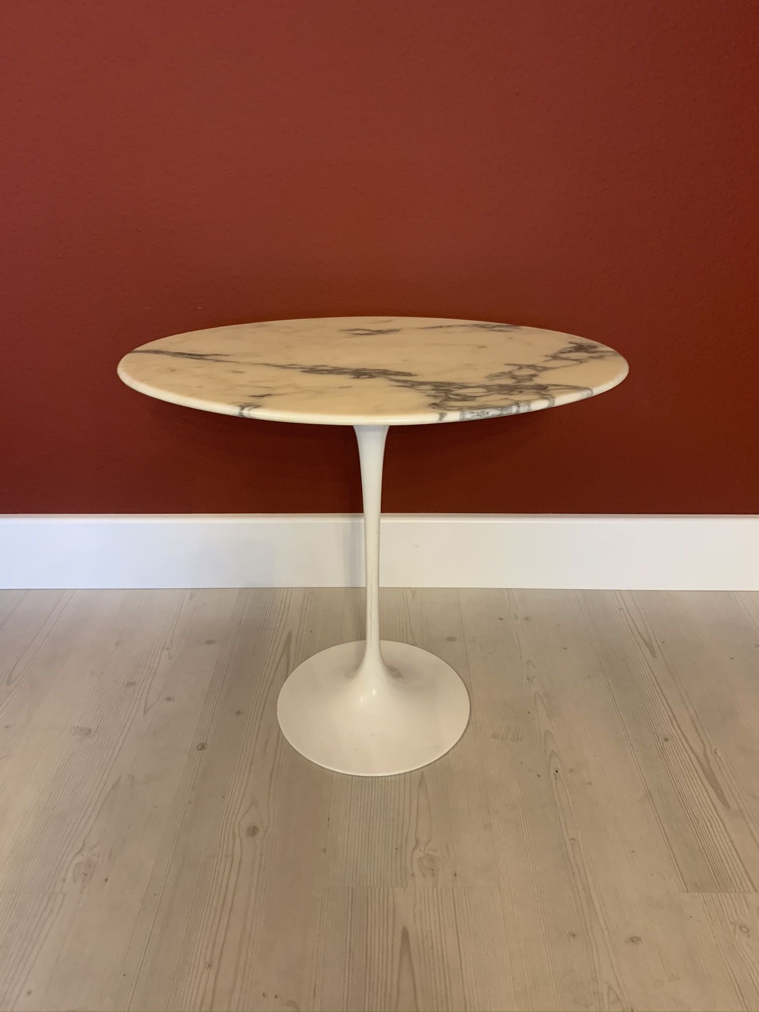 Eero Saarinen marble side table for Knoll International 1970s