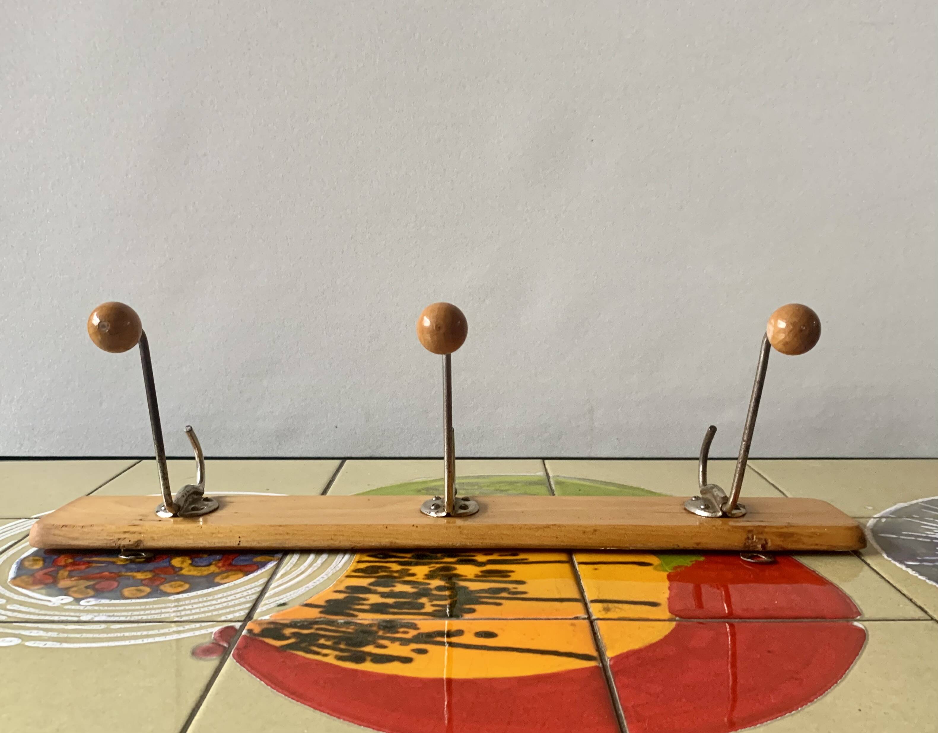 Vintage wooden wall coat rack - triple ball hook