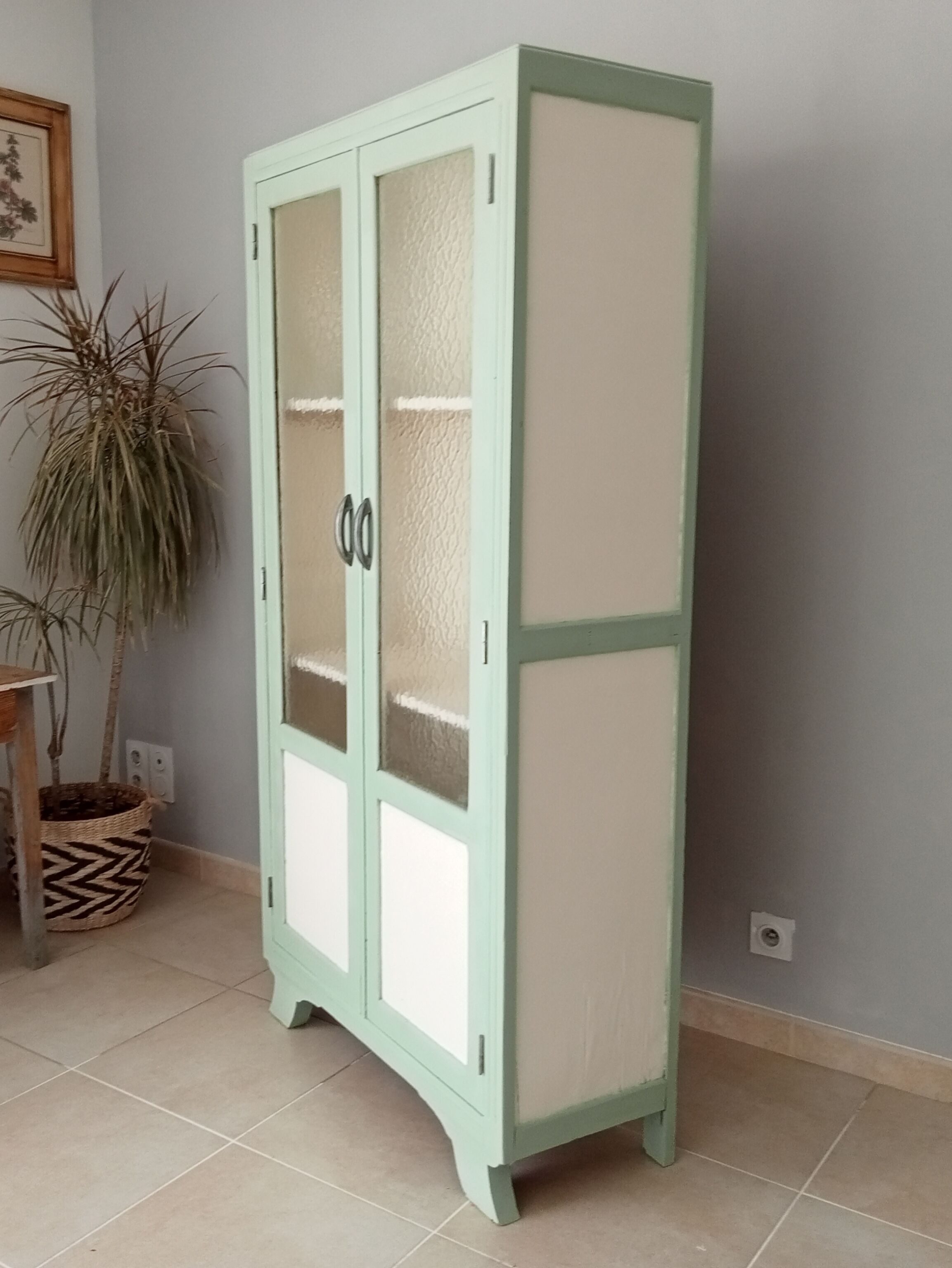 Art Deco glass cabinet 50s