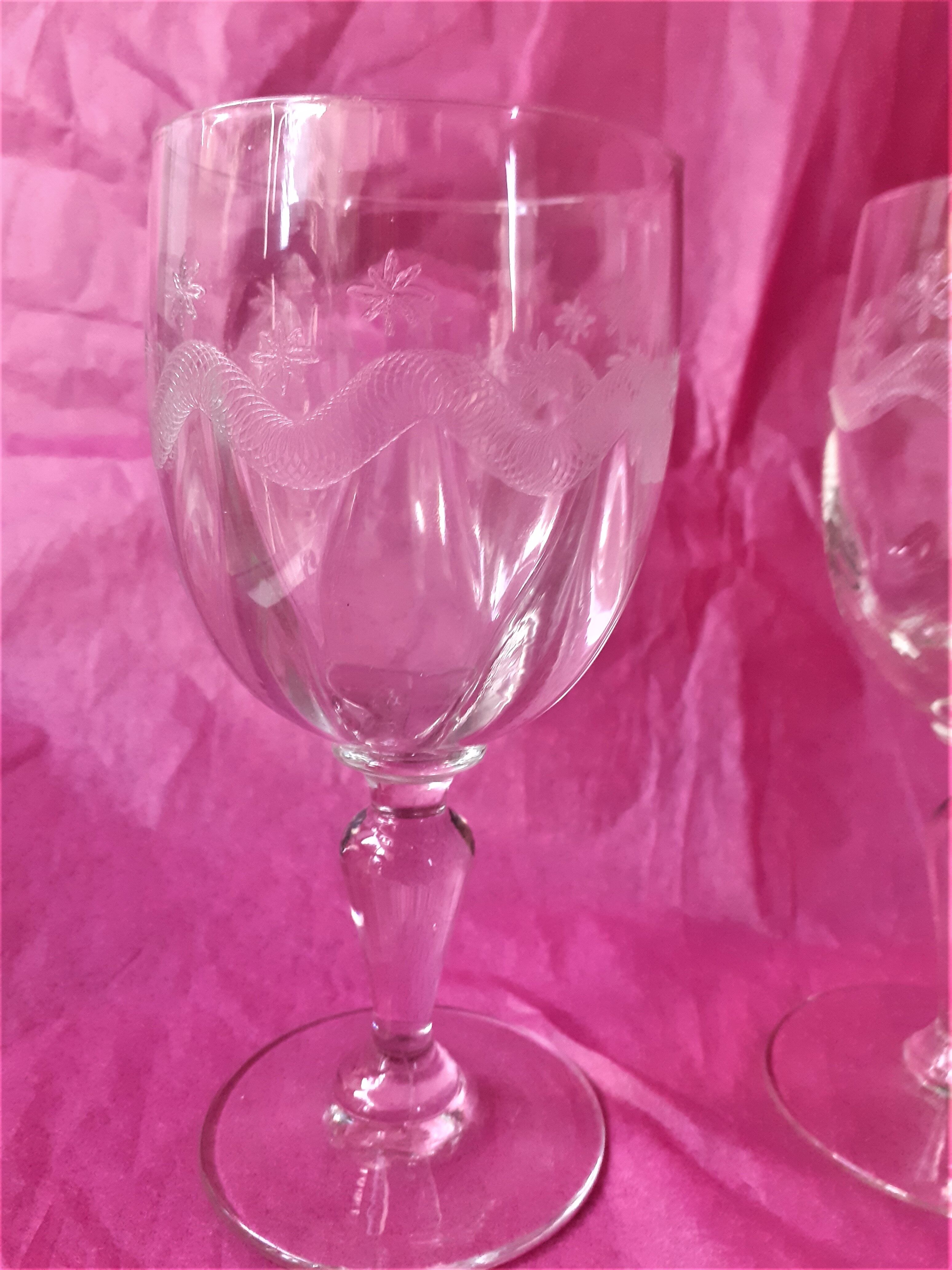 2 Glasses on foot old frieze garland and flowers decoration emma
