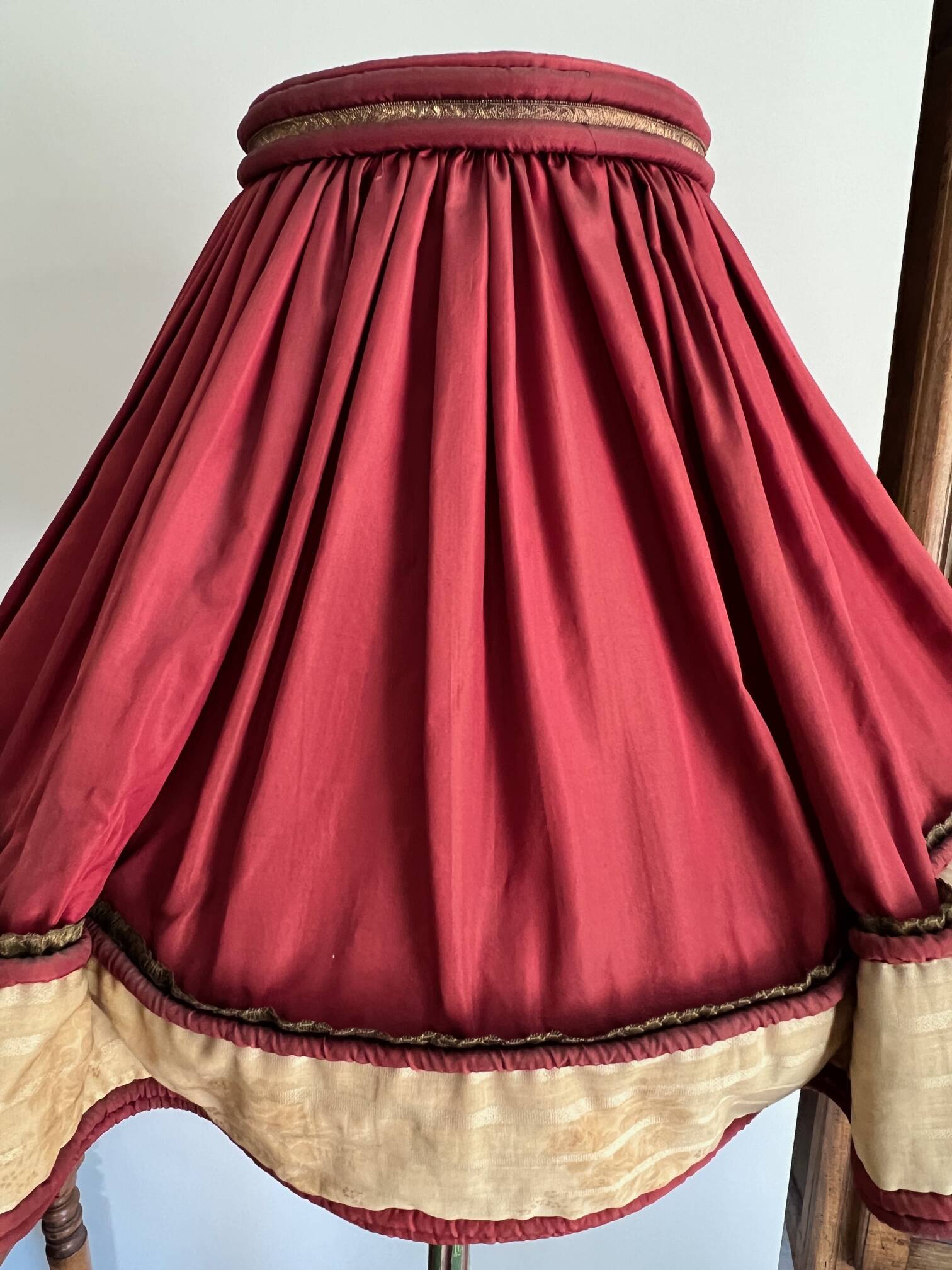 Late 19th century Art Nouveau wooden and gilded stucco floor lamp with fabric lampshade