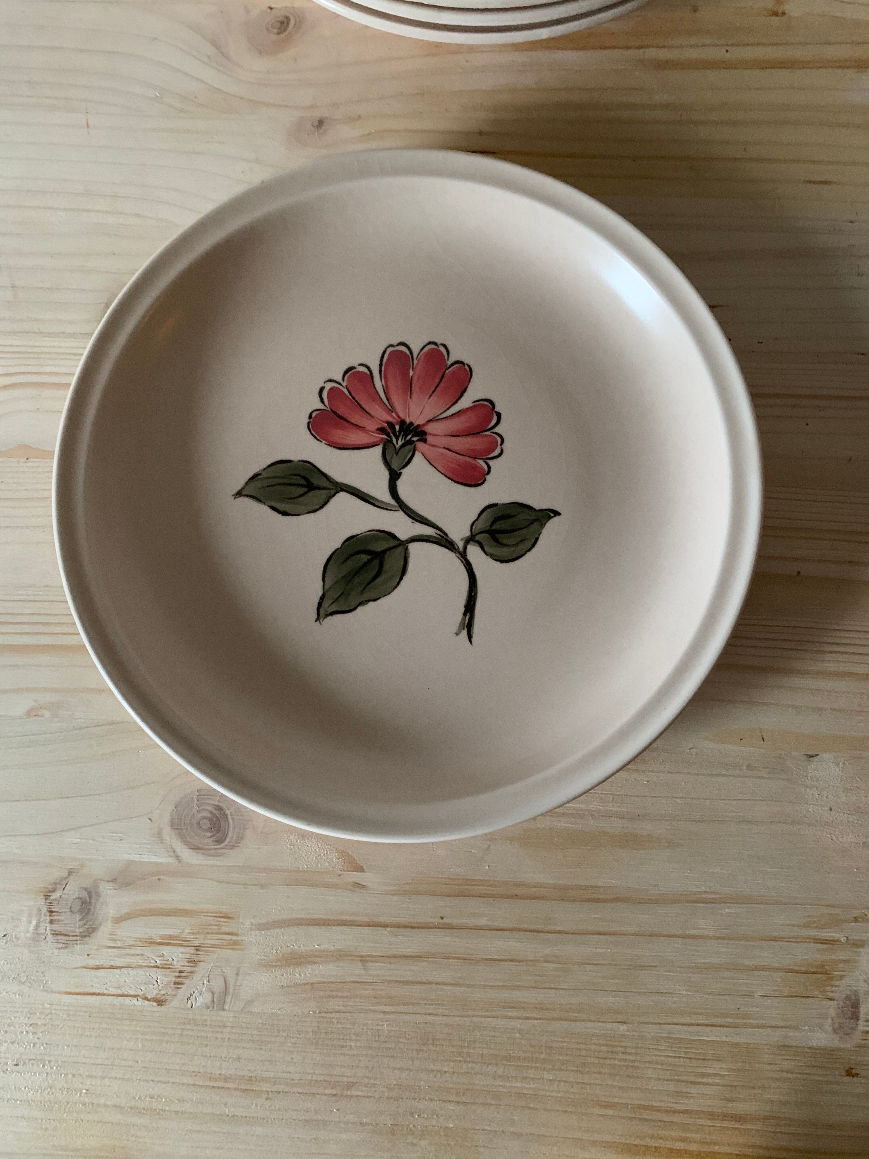 Earthenware plates Gien
