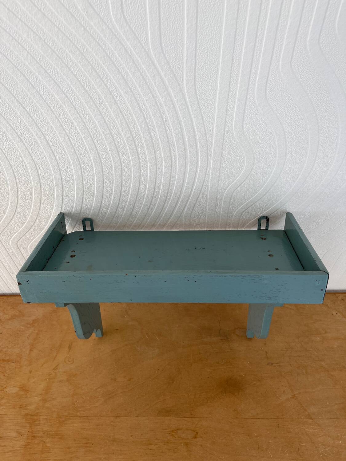 Set of 2 shelves and 1 vintage coat rack