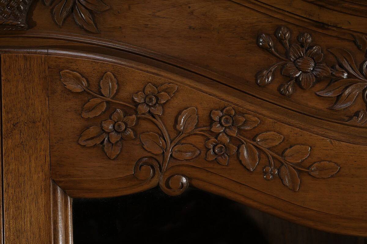 Walnut Display Cabinet, Louis XV Style – Late 19th Century