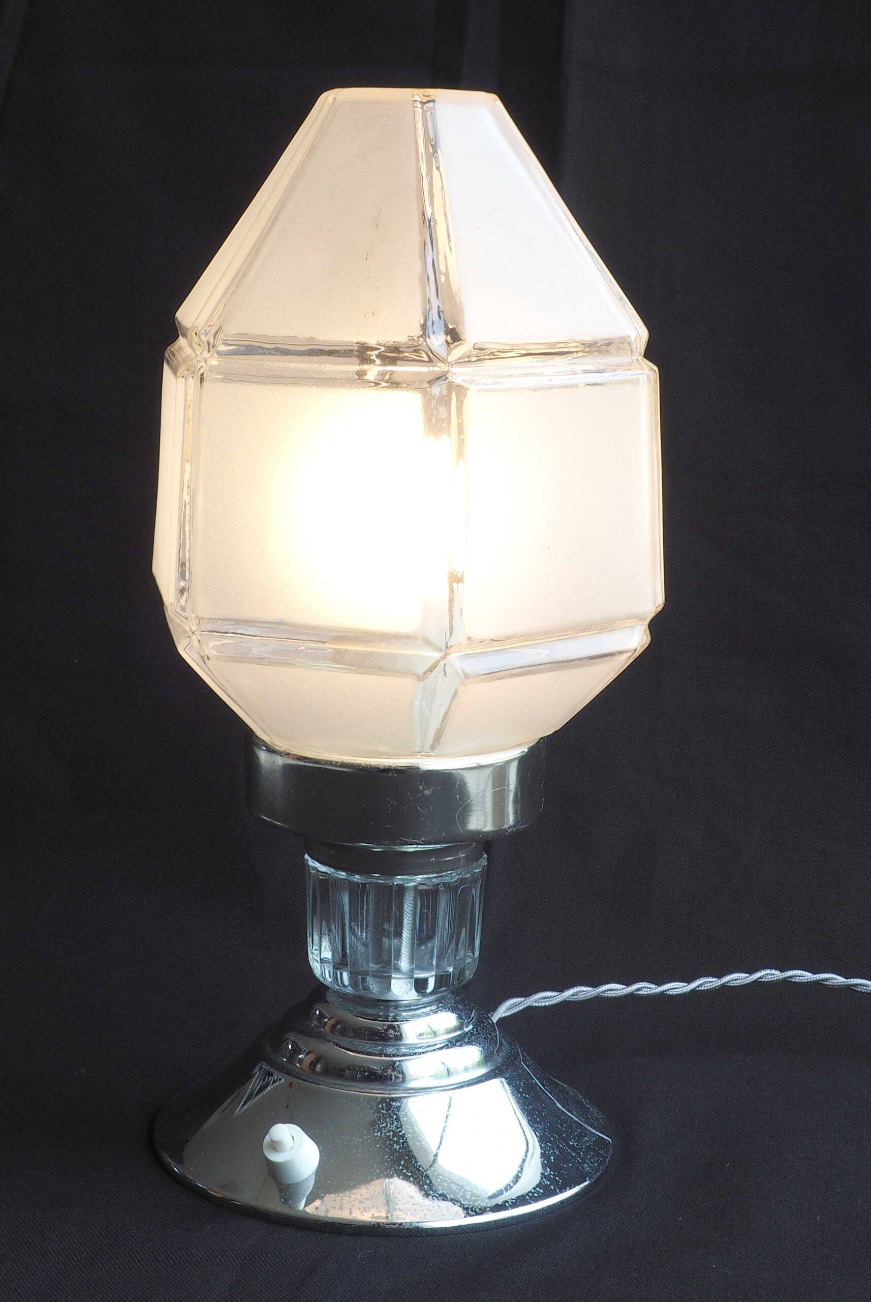 Art Deco lamp with faceted glass
