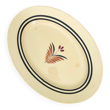 Oval plate from Gien pottery, model Odile.